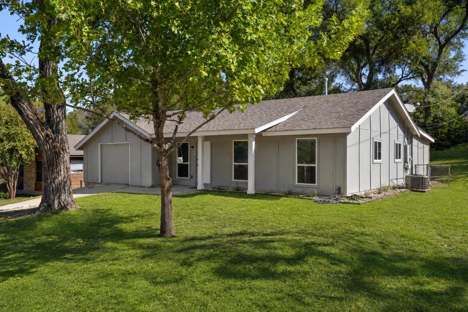 3103 Matador DR, Austin, TX 78741 photo 2
