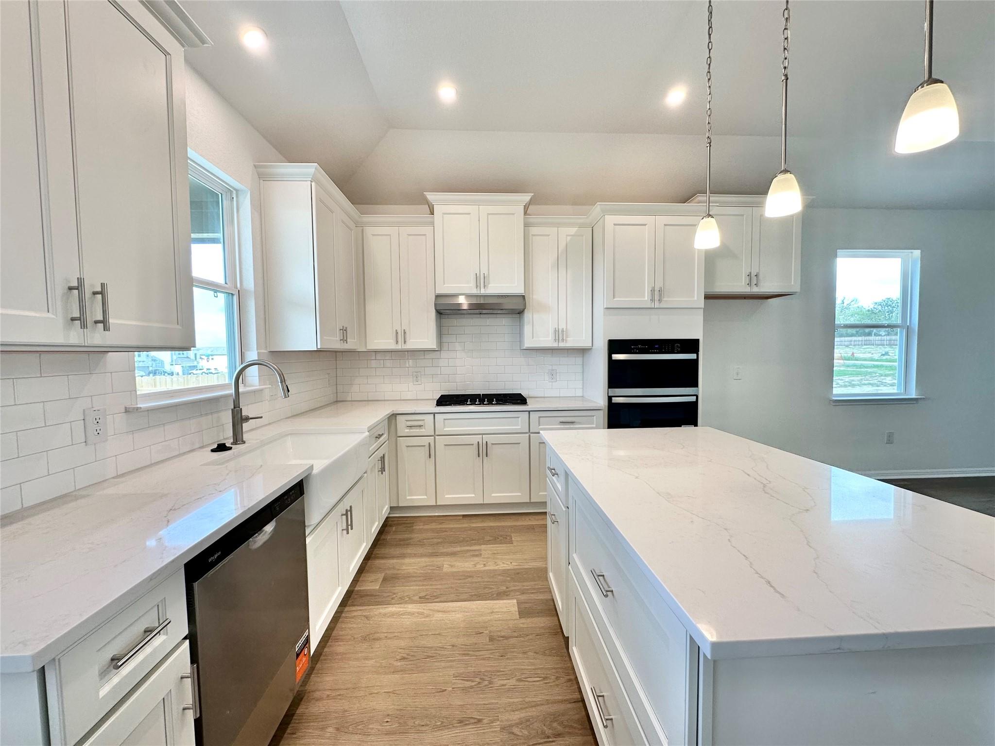 526 Elephant Island LOOP, Kyle, TX 78640 photo 4