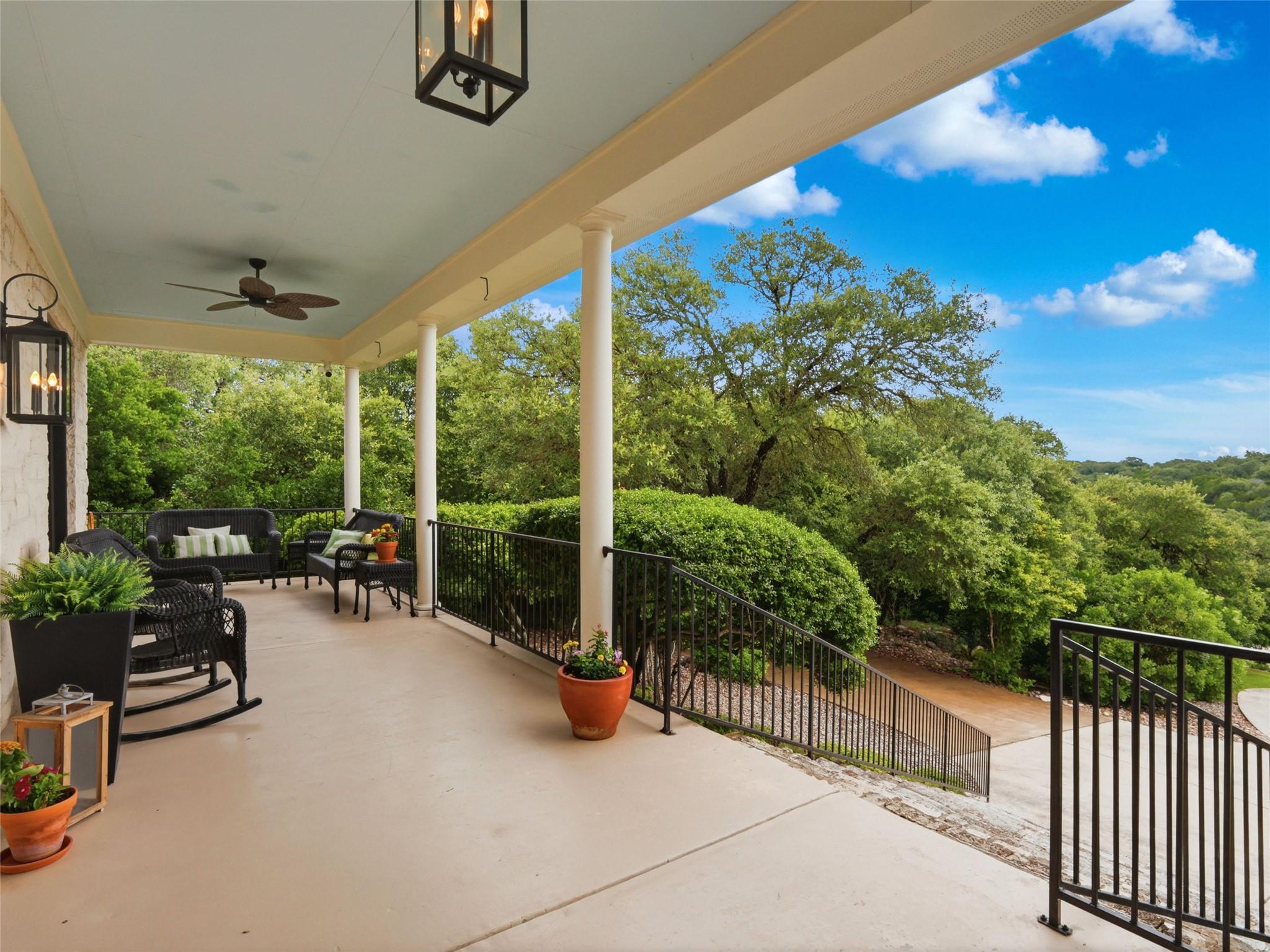 173 Falling Hills, New Braunfels, TX 78132 photo 2