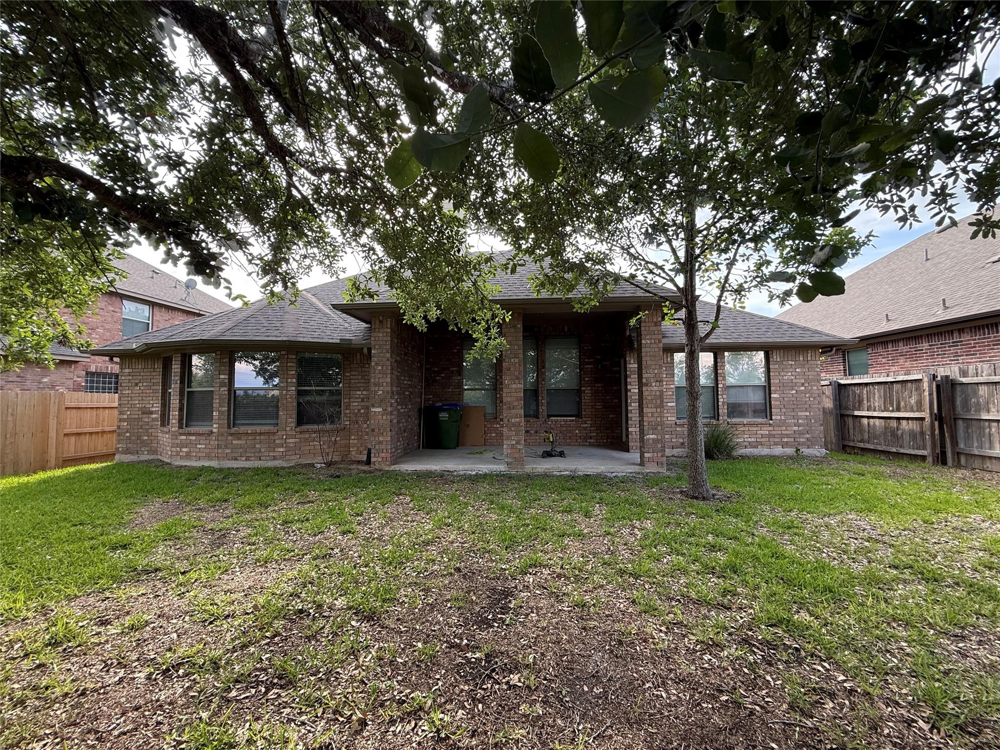11633 Sun Glass DR, Manor, TX 78653 photo 3