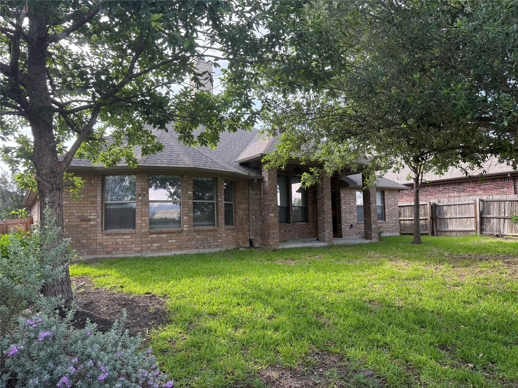11633 Sun Glass DR, Manor, TX 78653 photo 4