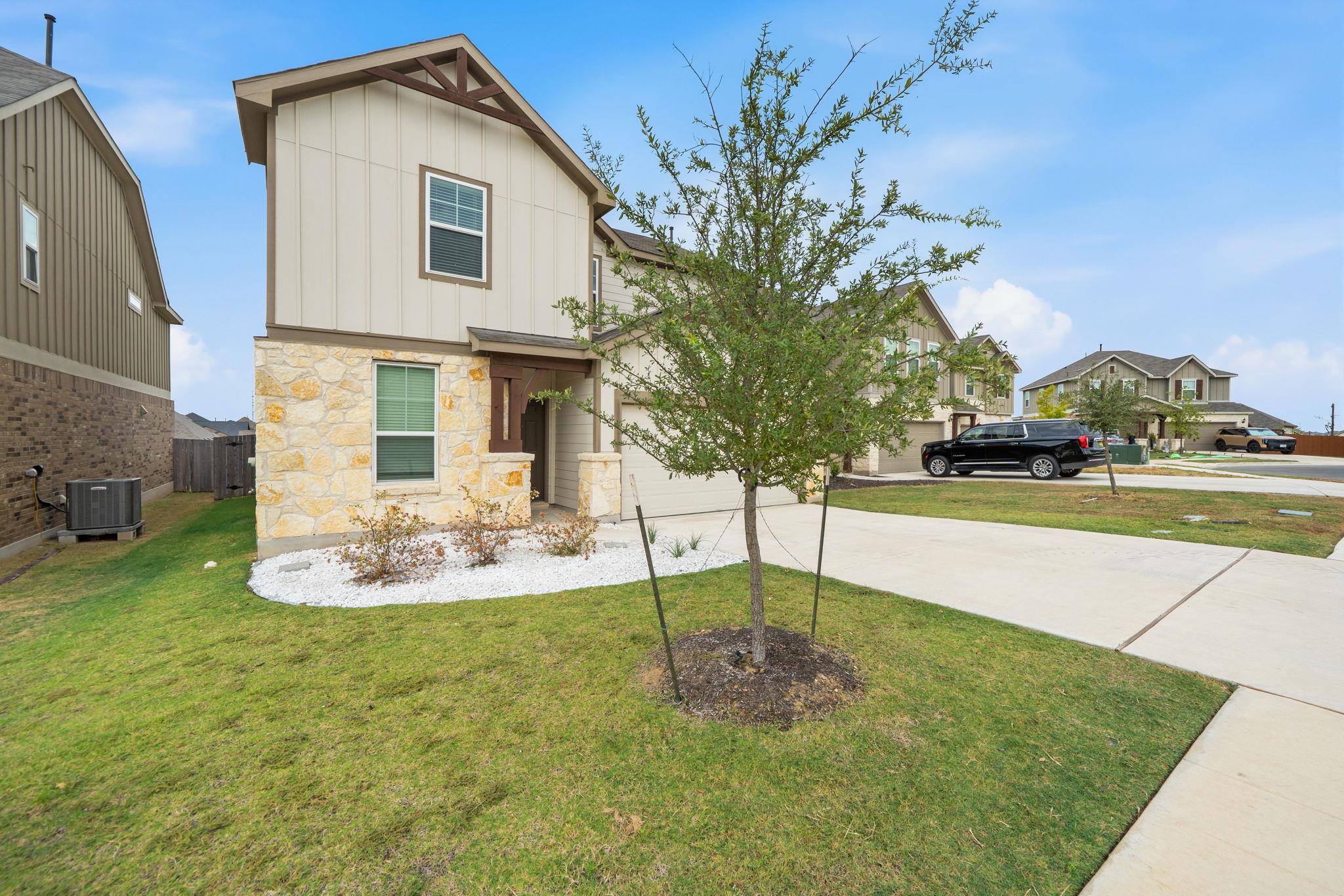 499 Tree Nut LOOP, Buda, TX 78610 photo 3