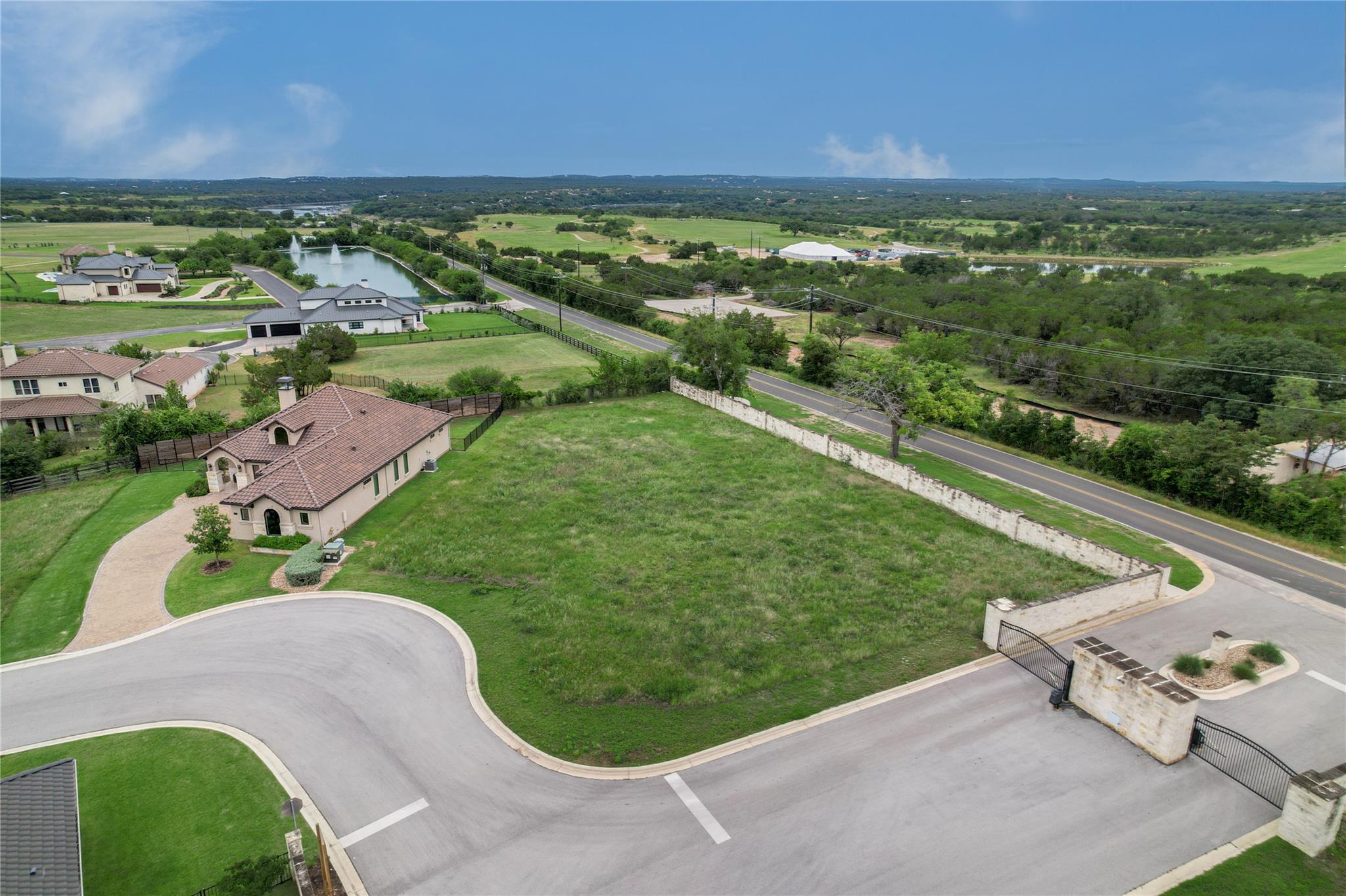26612 Haynie Flat RD, Spicewood, TX 78669 photo 4