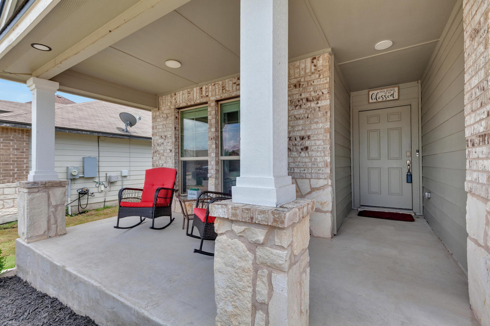 119 Beth Ann LOOP, Taylor, TX 76574 photo 2