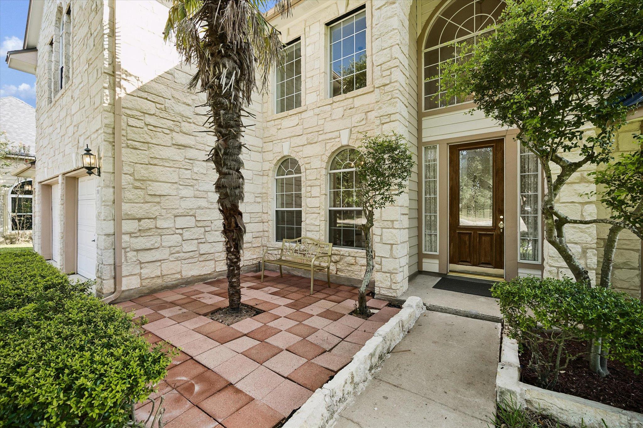 1010 Twin Terrace CT, Round Rock, TX 78665 photo 2