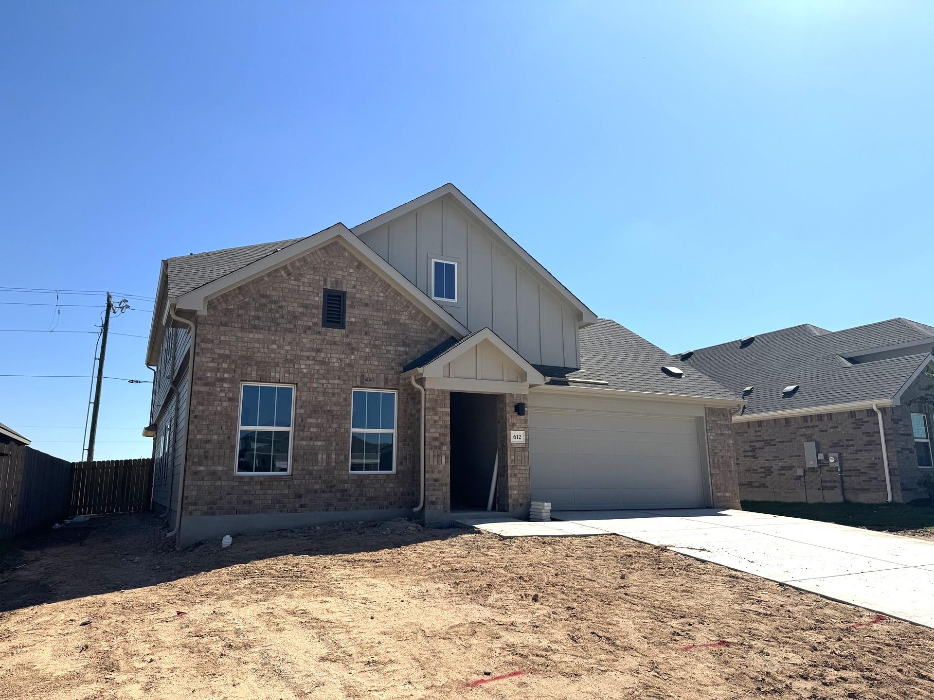 612 Quail Convey DR, Jarrell, TX 76537 photo 2