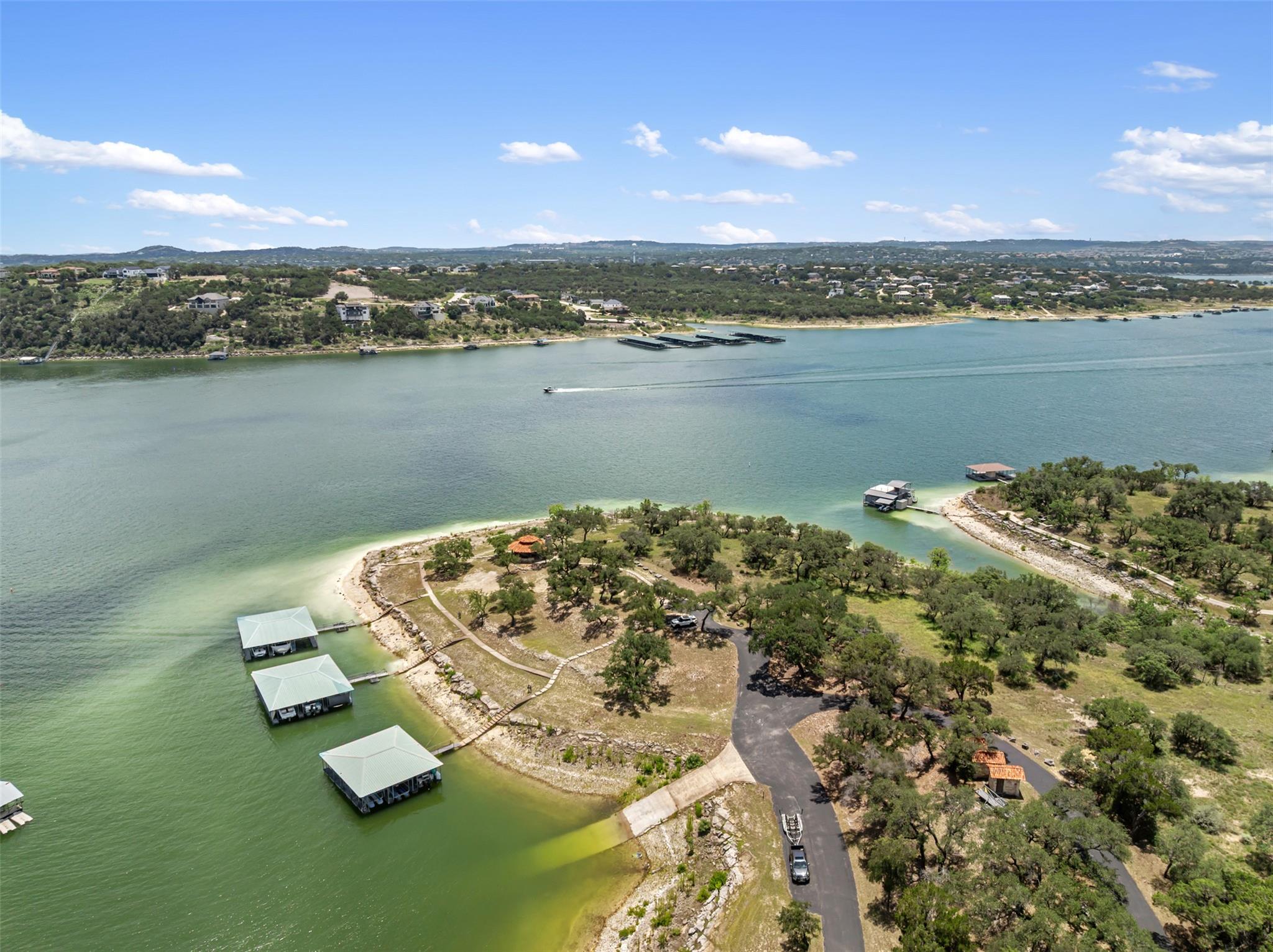 906 Moonlight Bay DR, Spicewood, TX 78669 photo 4