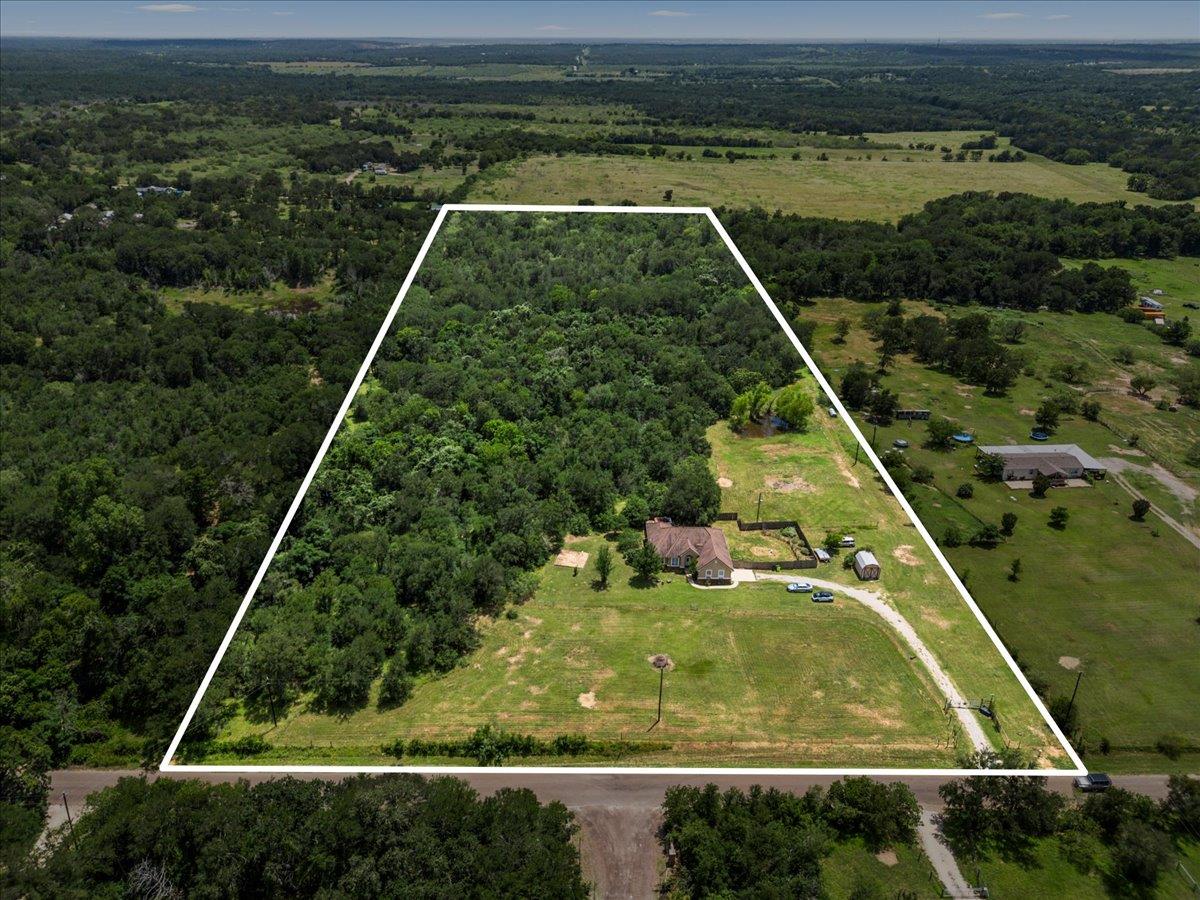 437 Balch RD, Elgin, TX 78621 photo 2