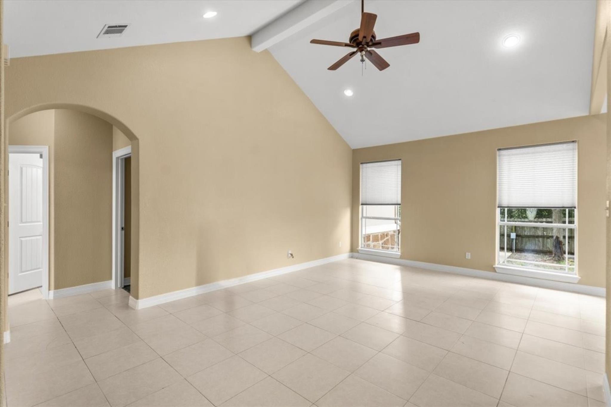 437 Balch RD, Elgin, TX 78621 photo 4