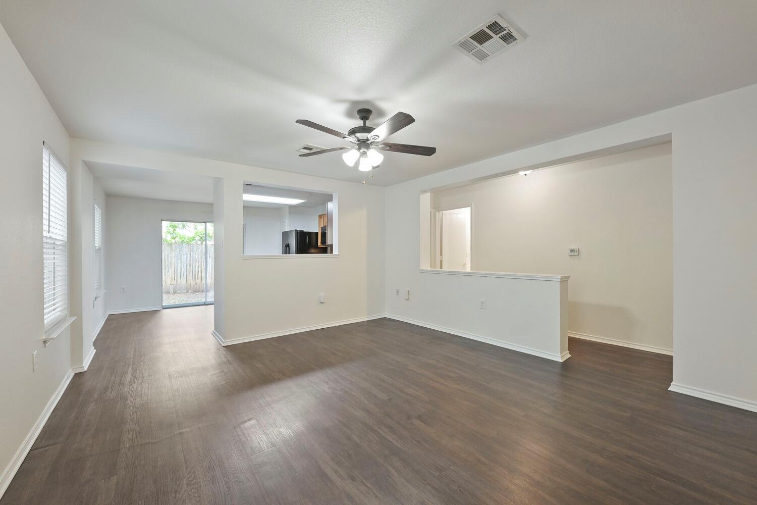6733 Doyal DR, Austin, TX 78747 photo 4