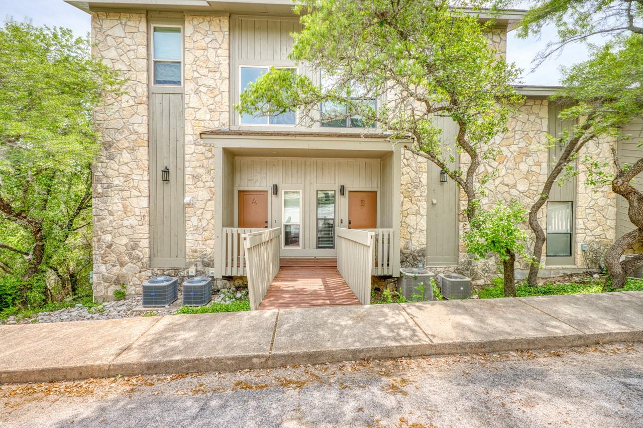 801 Grassy Knoll #B, Horseshoe Bay, TX 78657 photo 3
