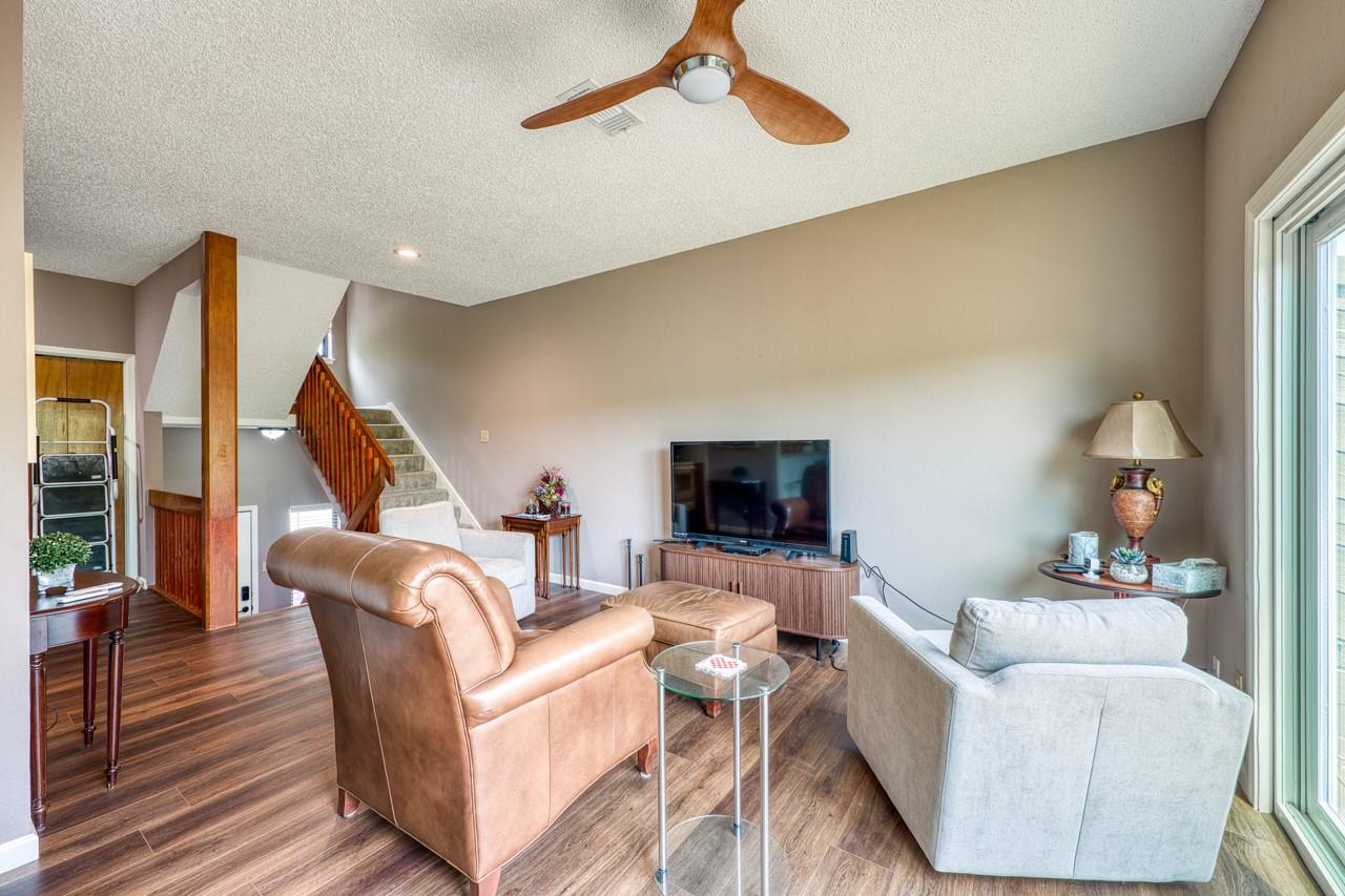 801 Grassy Knoll #B, Horseshoe Bay, TX 78657 photo 5