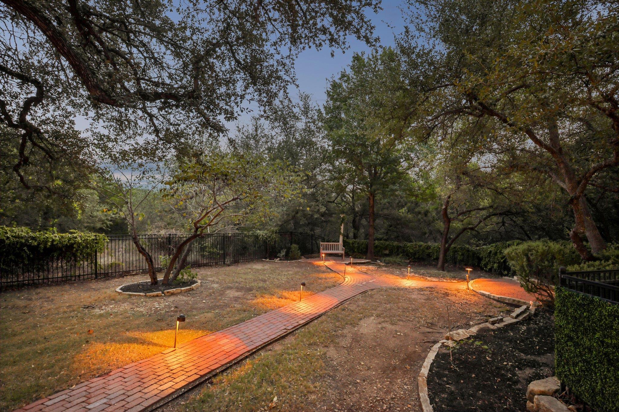 11400 Woodland Hills TRL, Austin, TX 78732 photo 4