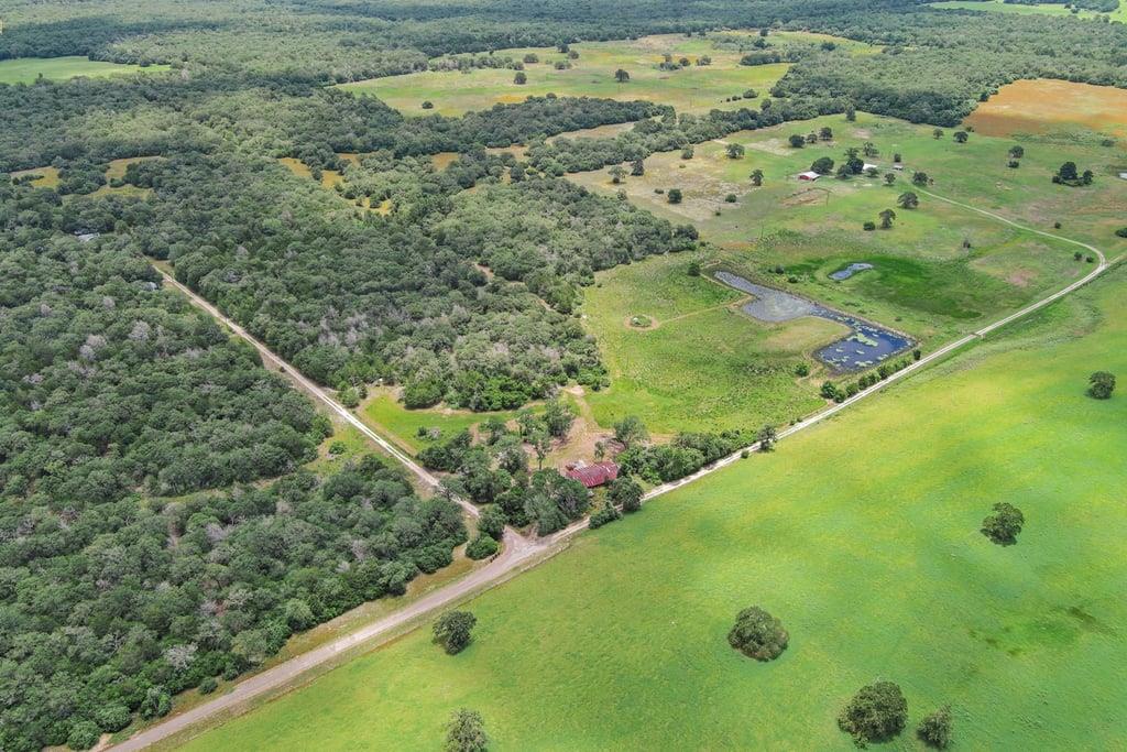 1910 County Road 415, Lexington, TX 78947 photo 3
