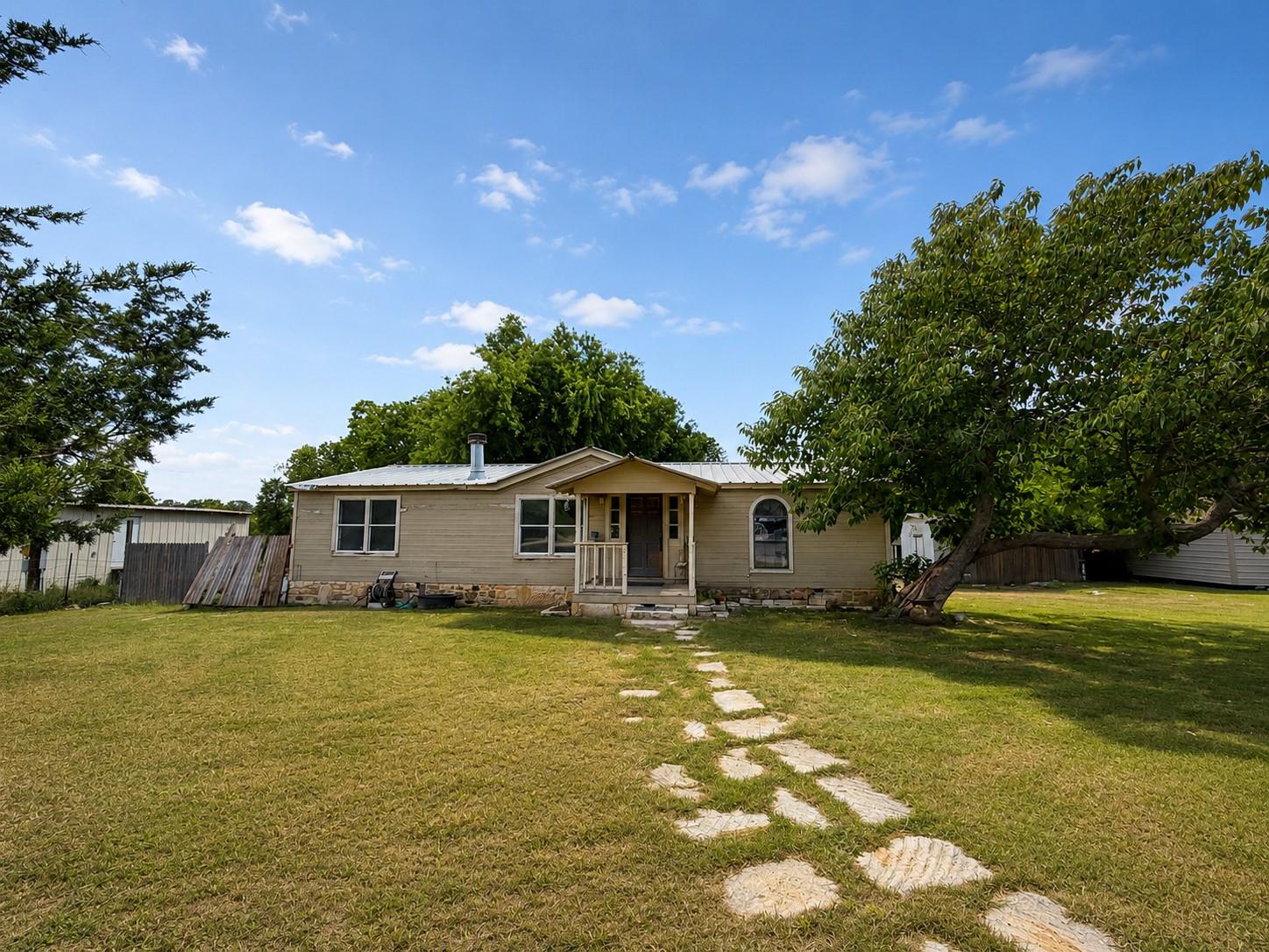 210 Jennifer LN, Leander, TX 78641 photo 4