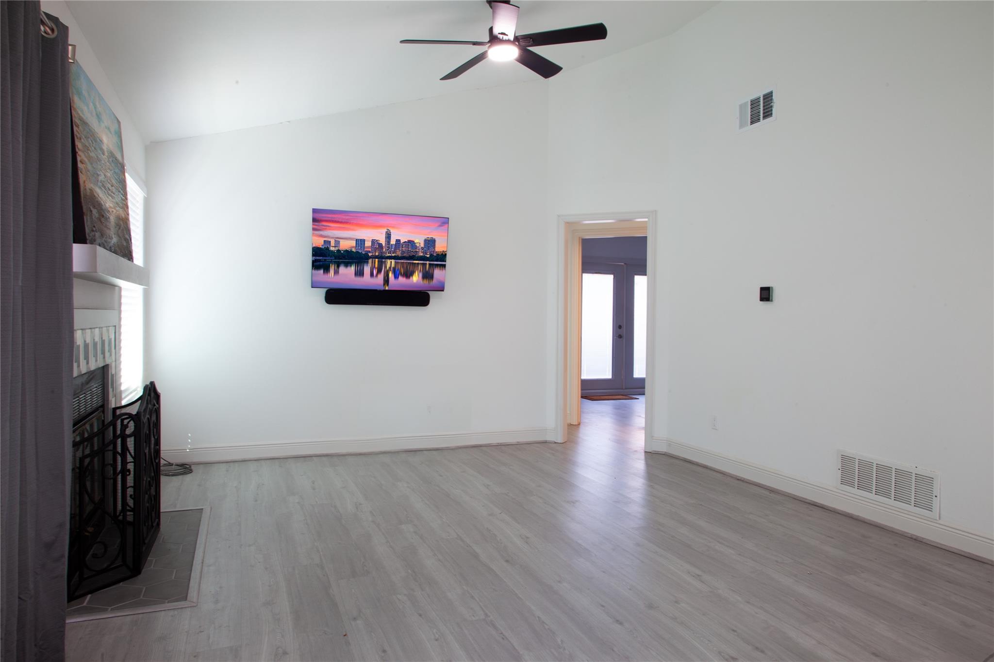 11614 Pearwood PL, Austin, TX 78758 photo 4