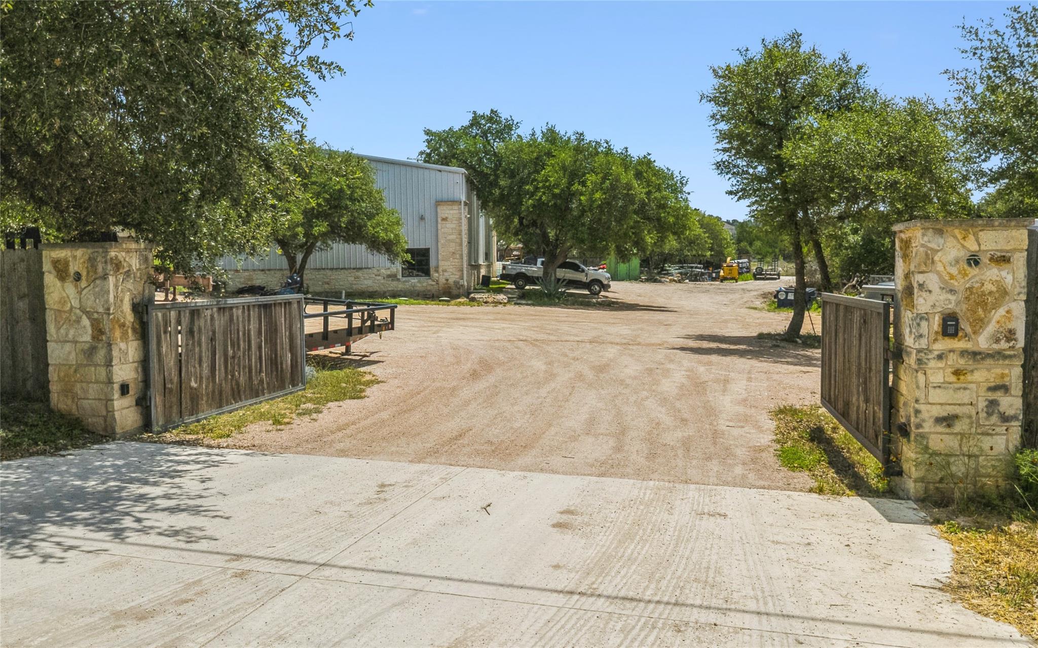 179 Canyonwood DR, Dripping Springs, TX 78620 photo 3