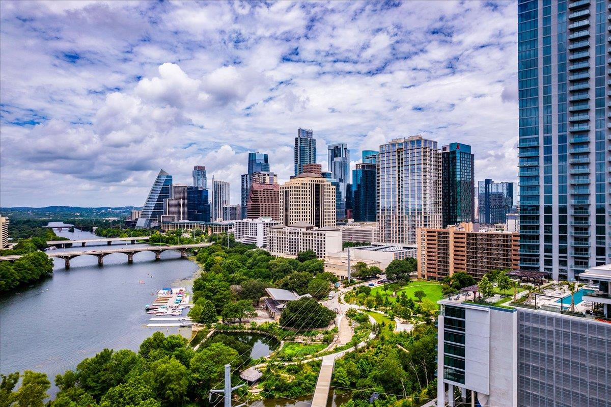 603 Davis ST #1704, Austin, TX 78701 photo 2