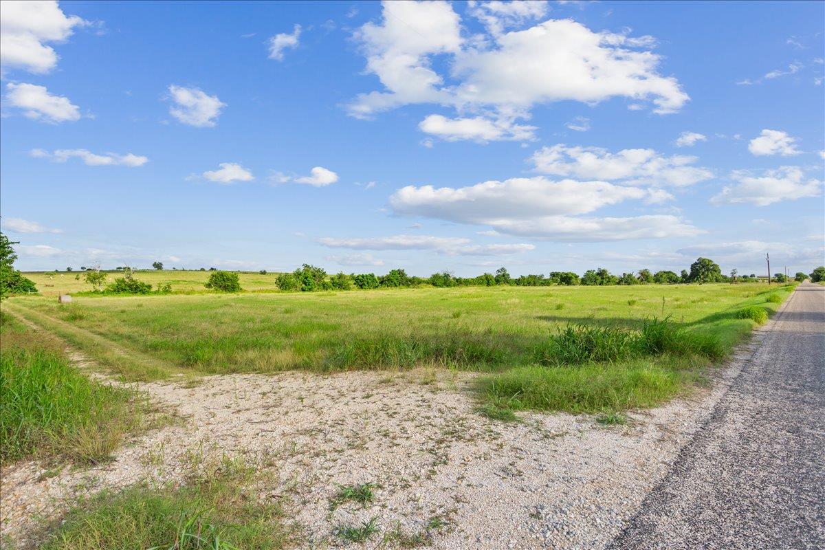 1700 CR 322, Bartlett, TX 76511 photo 2