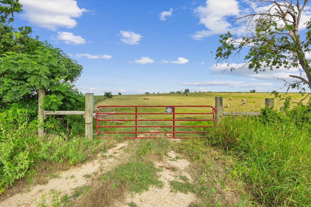 1700 CR 322, Bartlett, TX 76511 photo 3