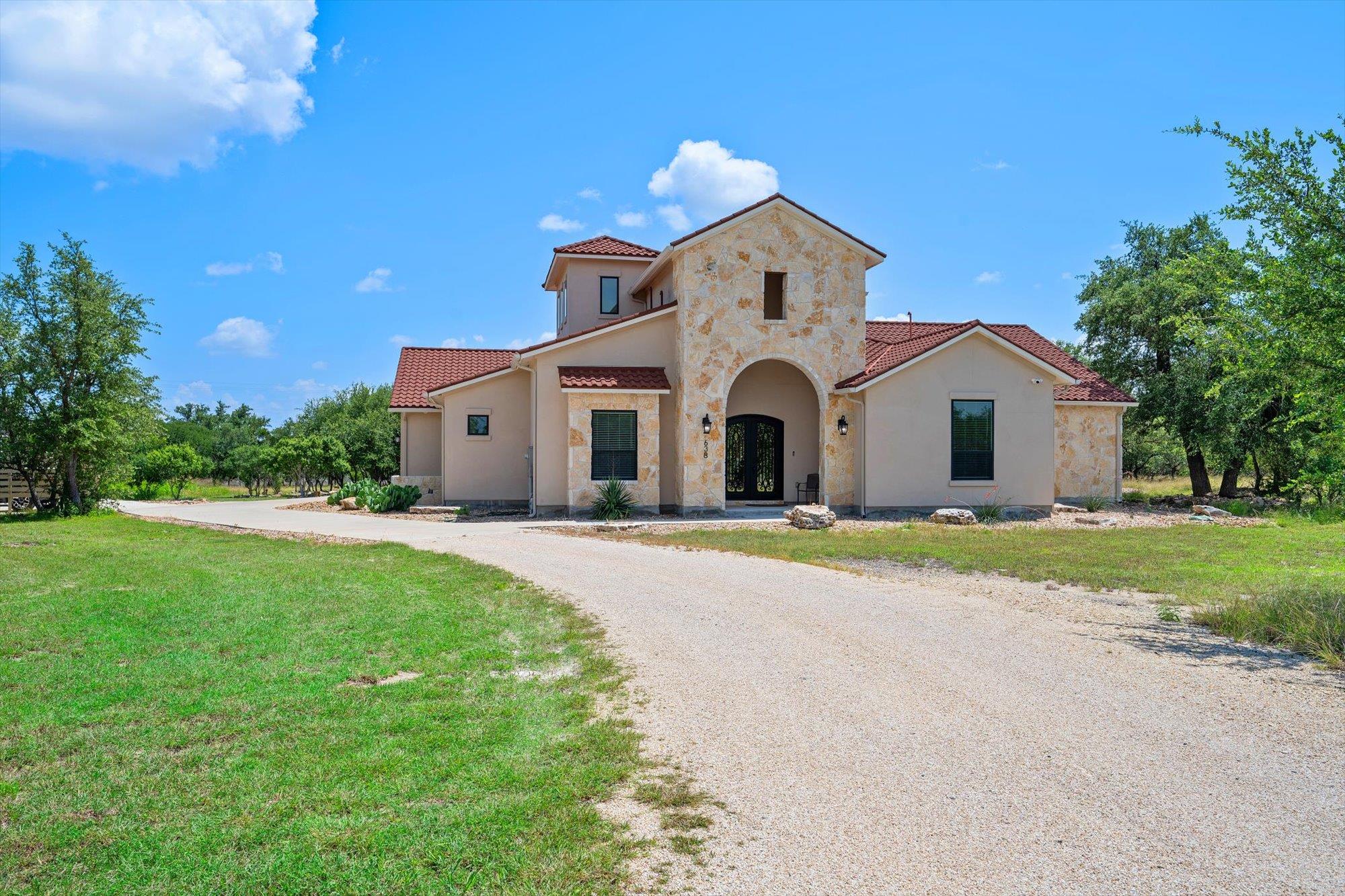 638 Strada Luca, Florence, TX 76527 photo 5