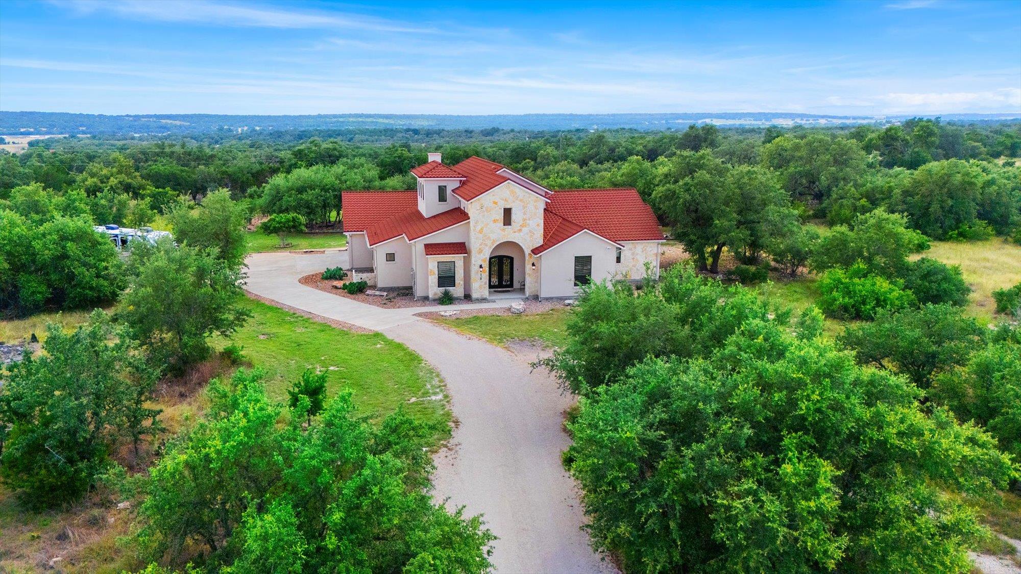 638 Strada Luca, Florence, TX 76527 photo 4
