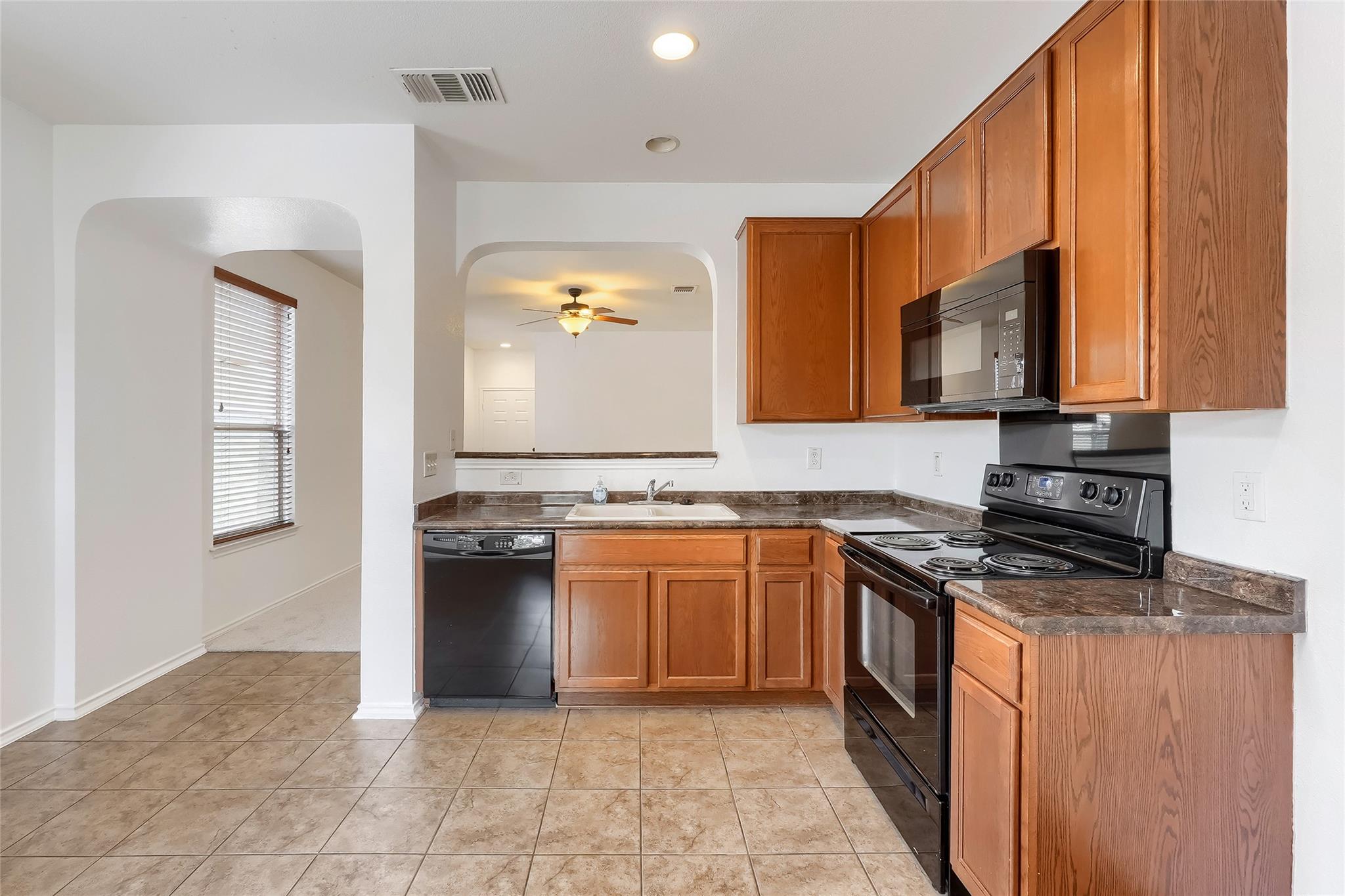 8921 Stambourne ST, Austin, TX 78747 photo 4
