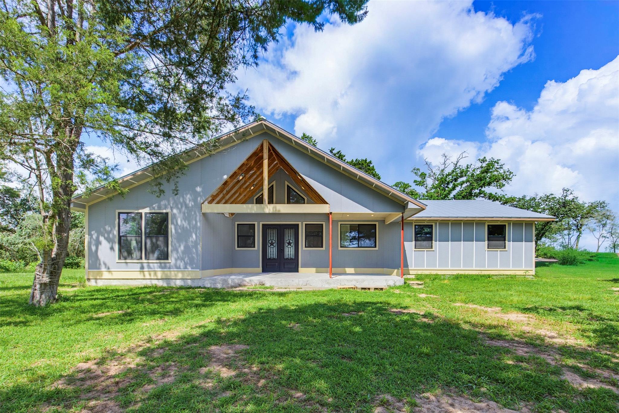1156 County Road 437, Harwood, TX 78632 photo 2