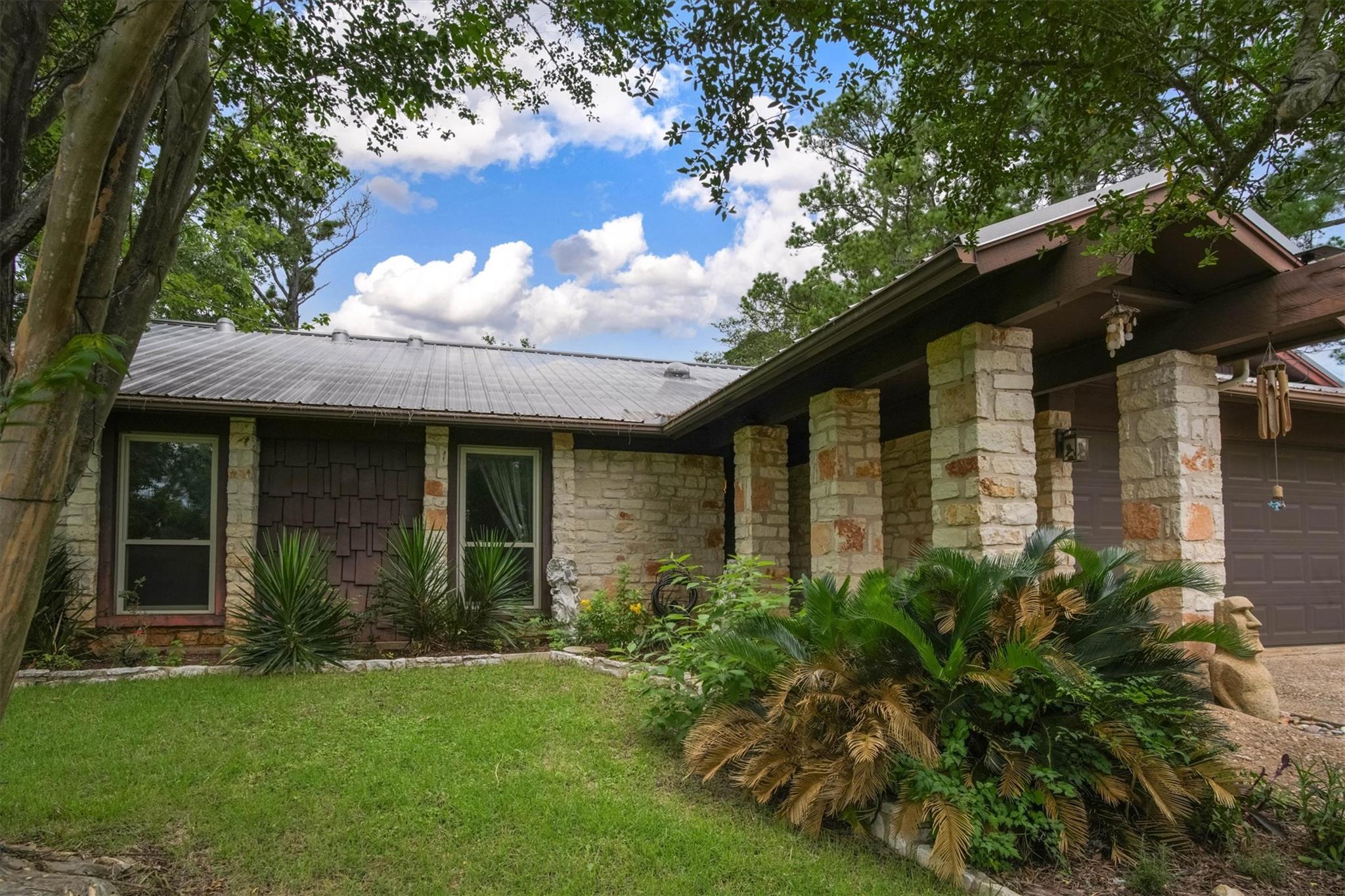 112 Mahalua LN, Bastrop, TX 78602 photo 3