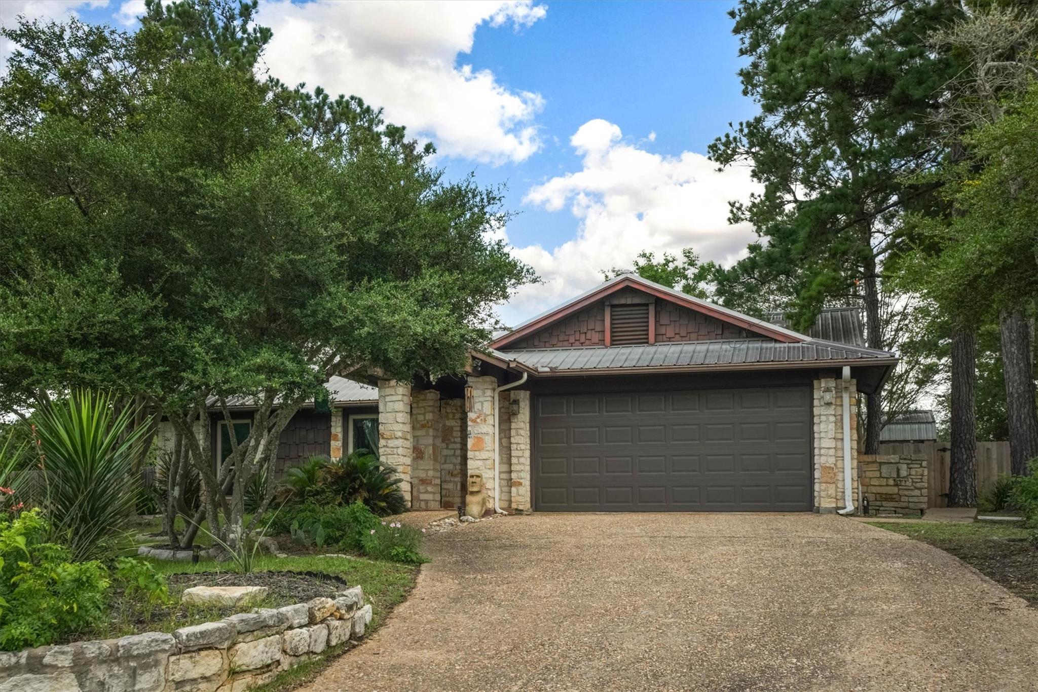 112 Mahalua LN, Bastrop, TX 78602 photo 4