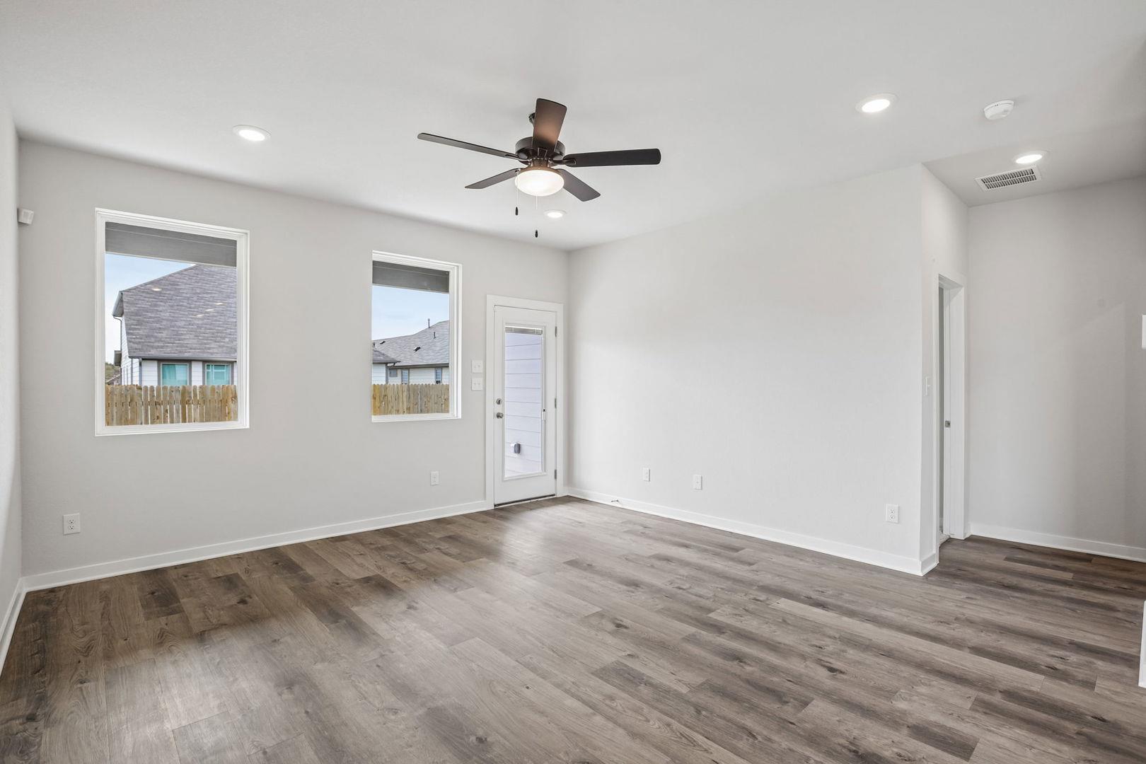 103 Two Bits, Elgin, TX 78621 photo 2