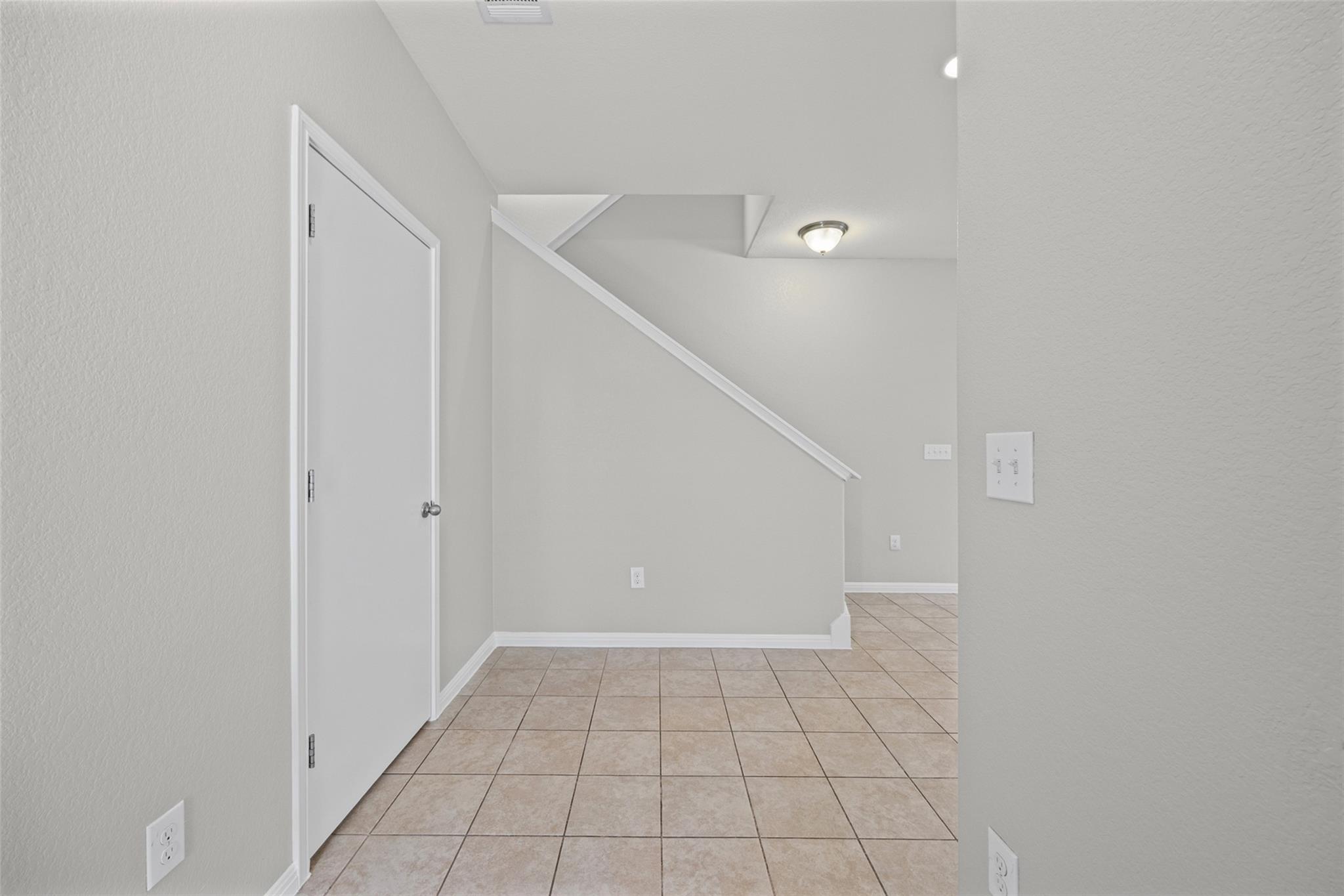467 Twisted Oaks LN, Buda, TX 78610 photo 4