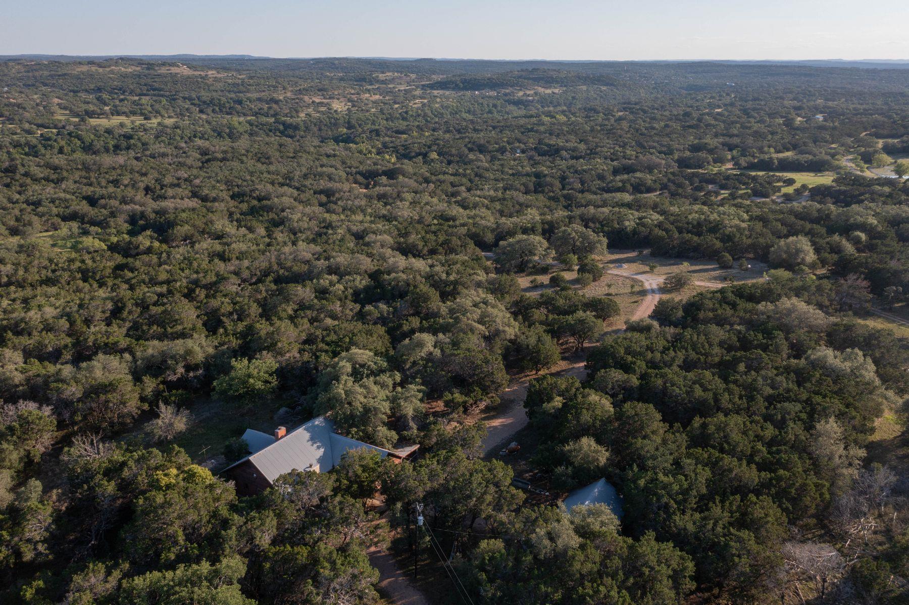 3303 Fearless Treadway, Round Mountain, TX 78663 photo 2
