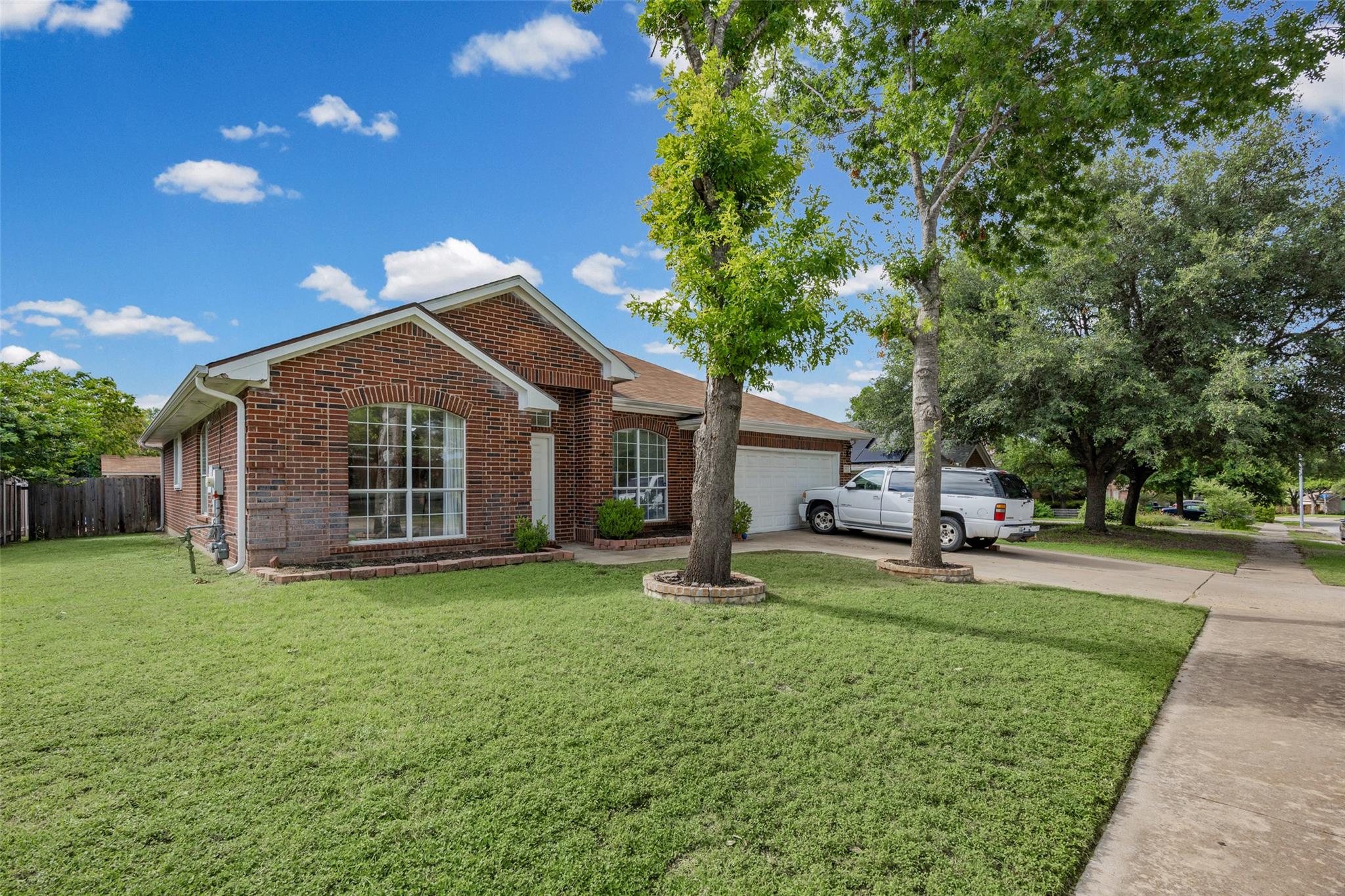 801 Brown DR, Pflugerville, TX 78660 photo 4