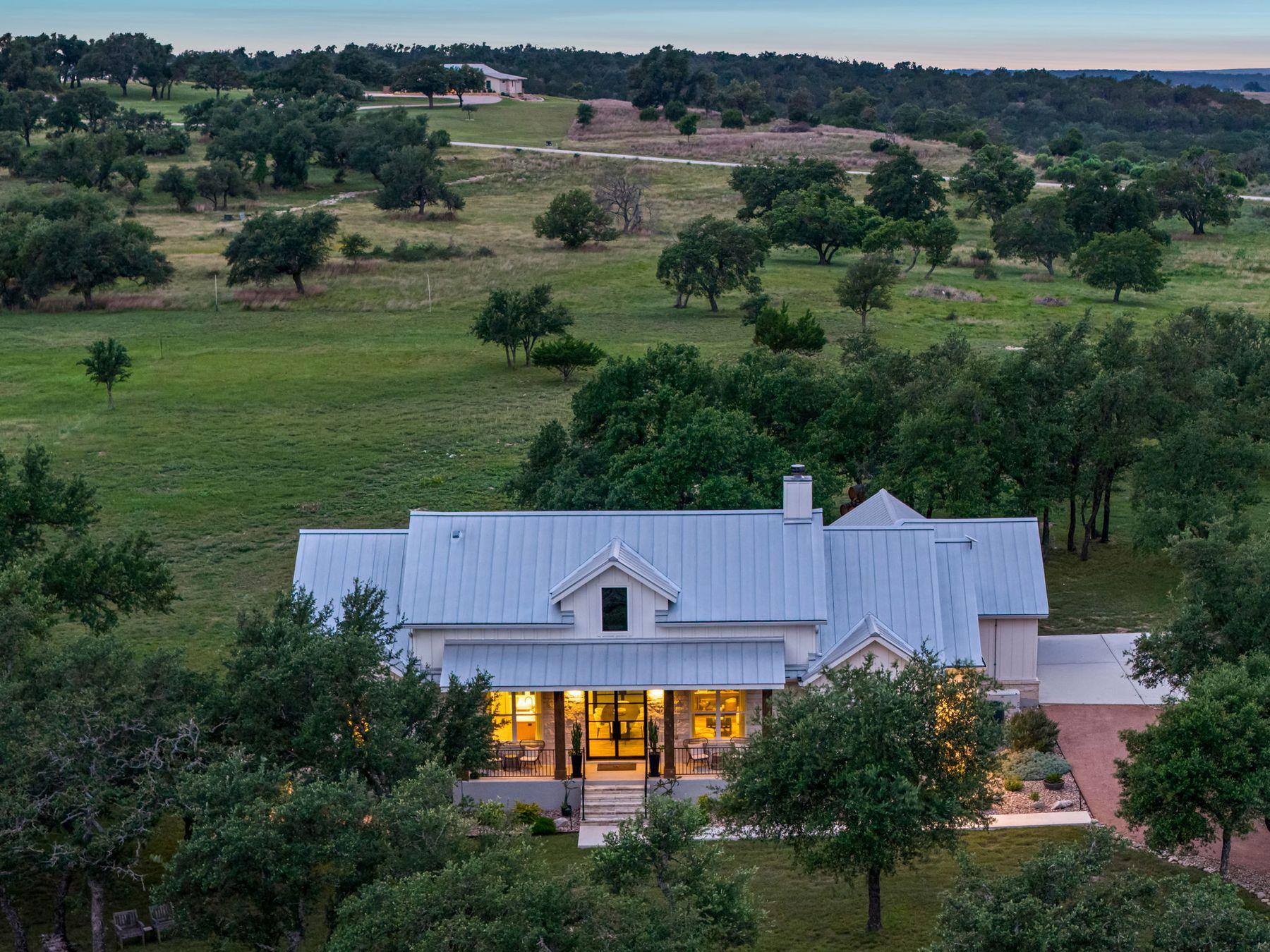 2009 Axis CIR, Fredericksburg, TX 78624 photo 4