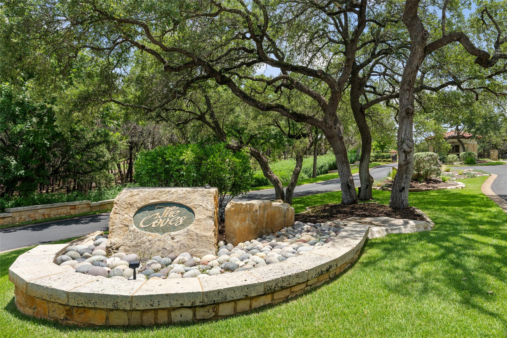 906 Moonlight Bay DR, Spicewood, TX 78669 photo 3