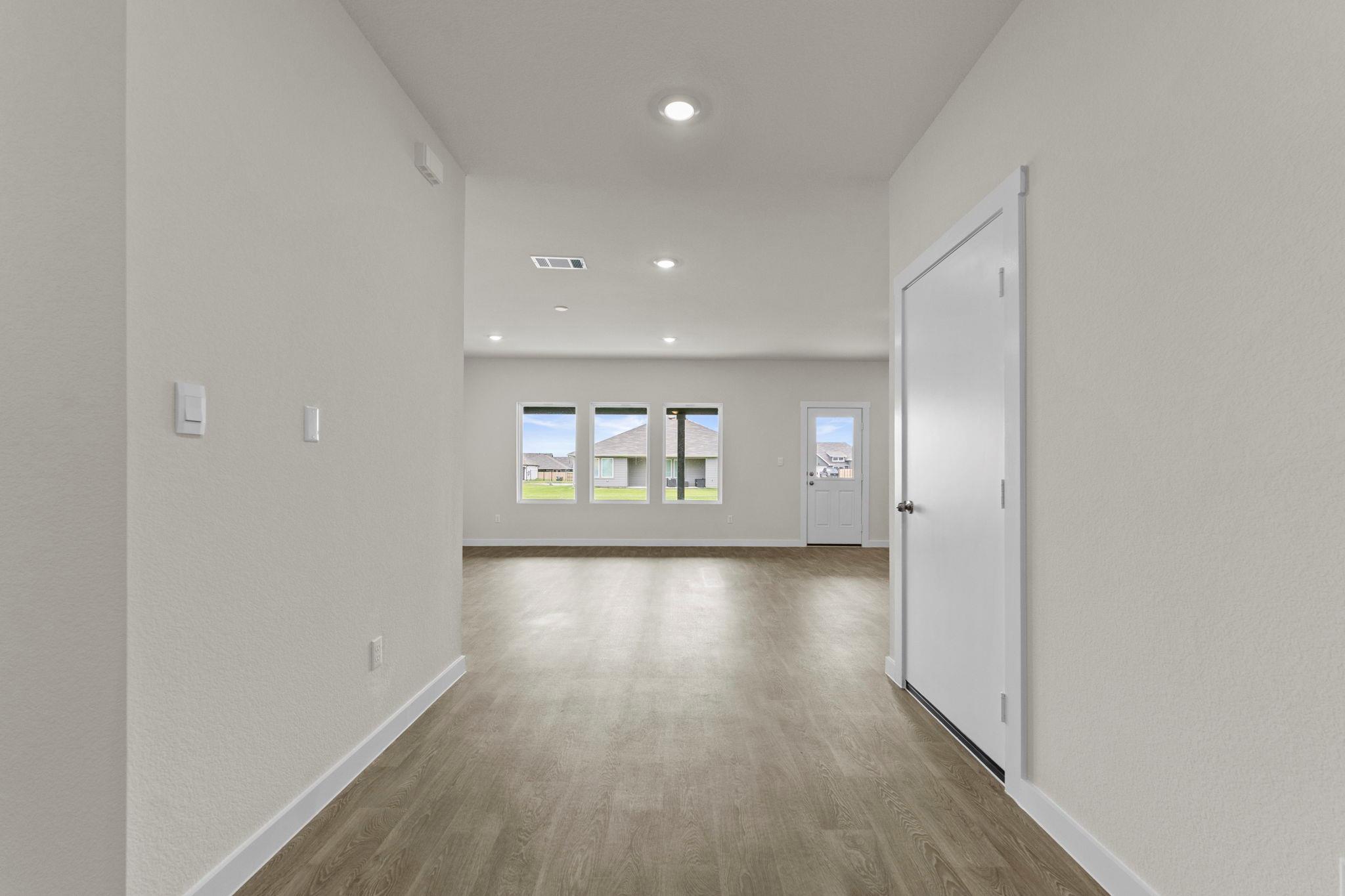 473 ATTICUS CV, Lockhart, TX 78644 photo 3