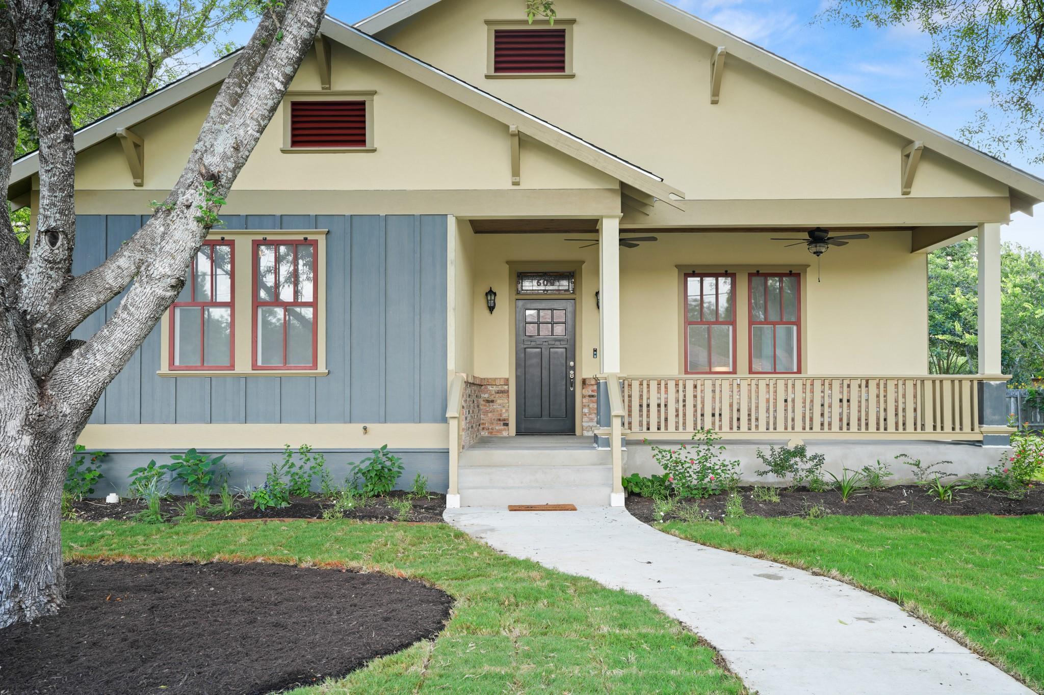 608 Cibilo ST, Lockhart, TX 78644 photo 2