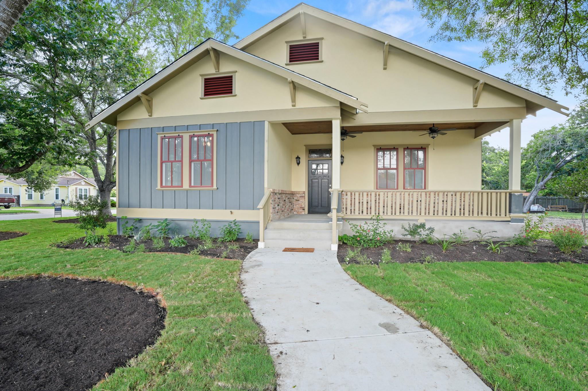 608 Cibilo ST, Lockhart, TX 78644 photo 3