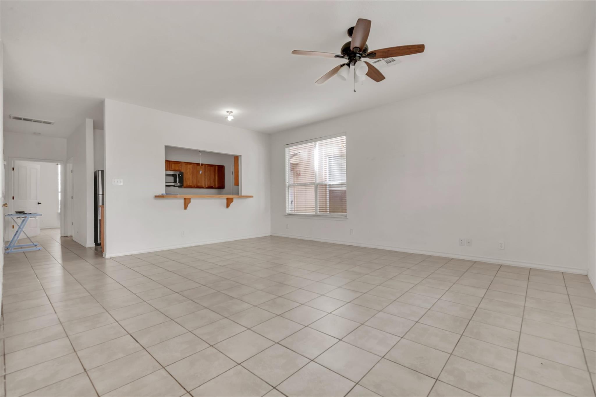 112 G SANDSTONE DR #G, Jarrell, TX 76537 photo 3