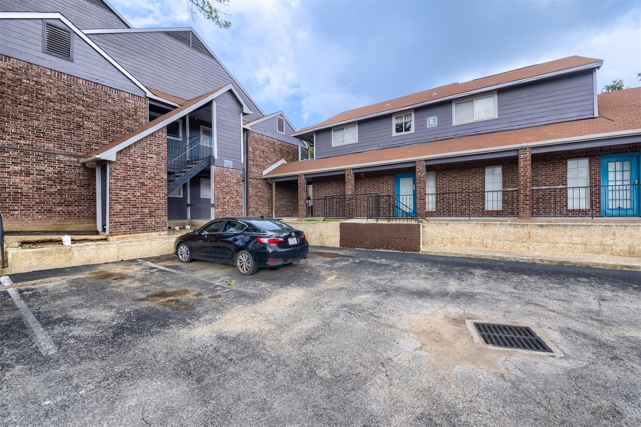1840 Burton DR #144, Austin, TX 78741 photo 2