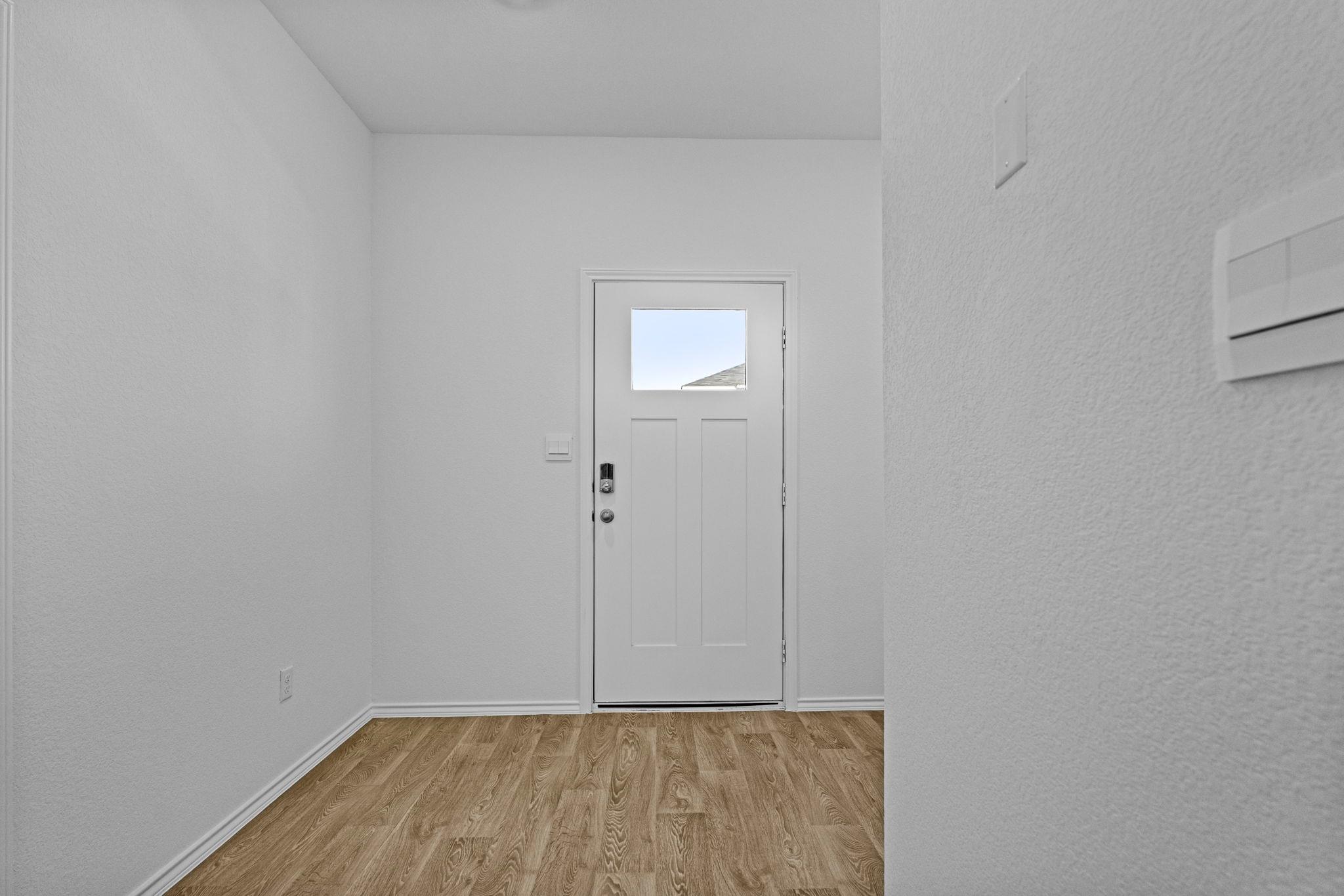 314 Santo Domingo RD, Bastrop, TX 78602 photo 2