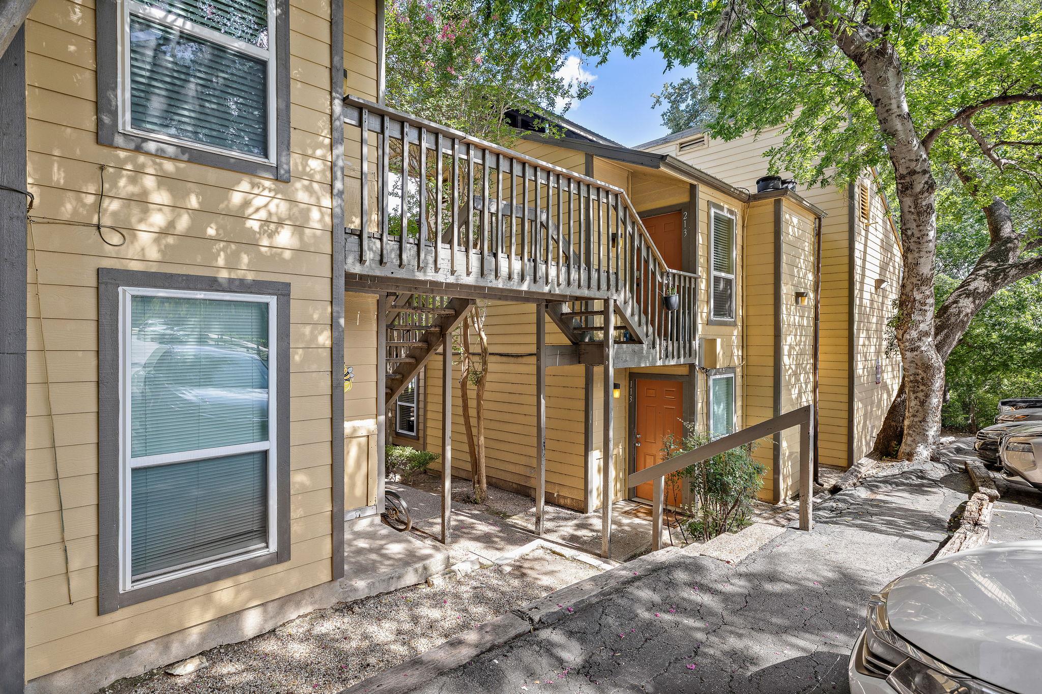 1000 26th ST #213, Austin, TX 78705 photo 2