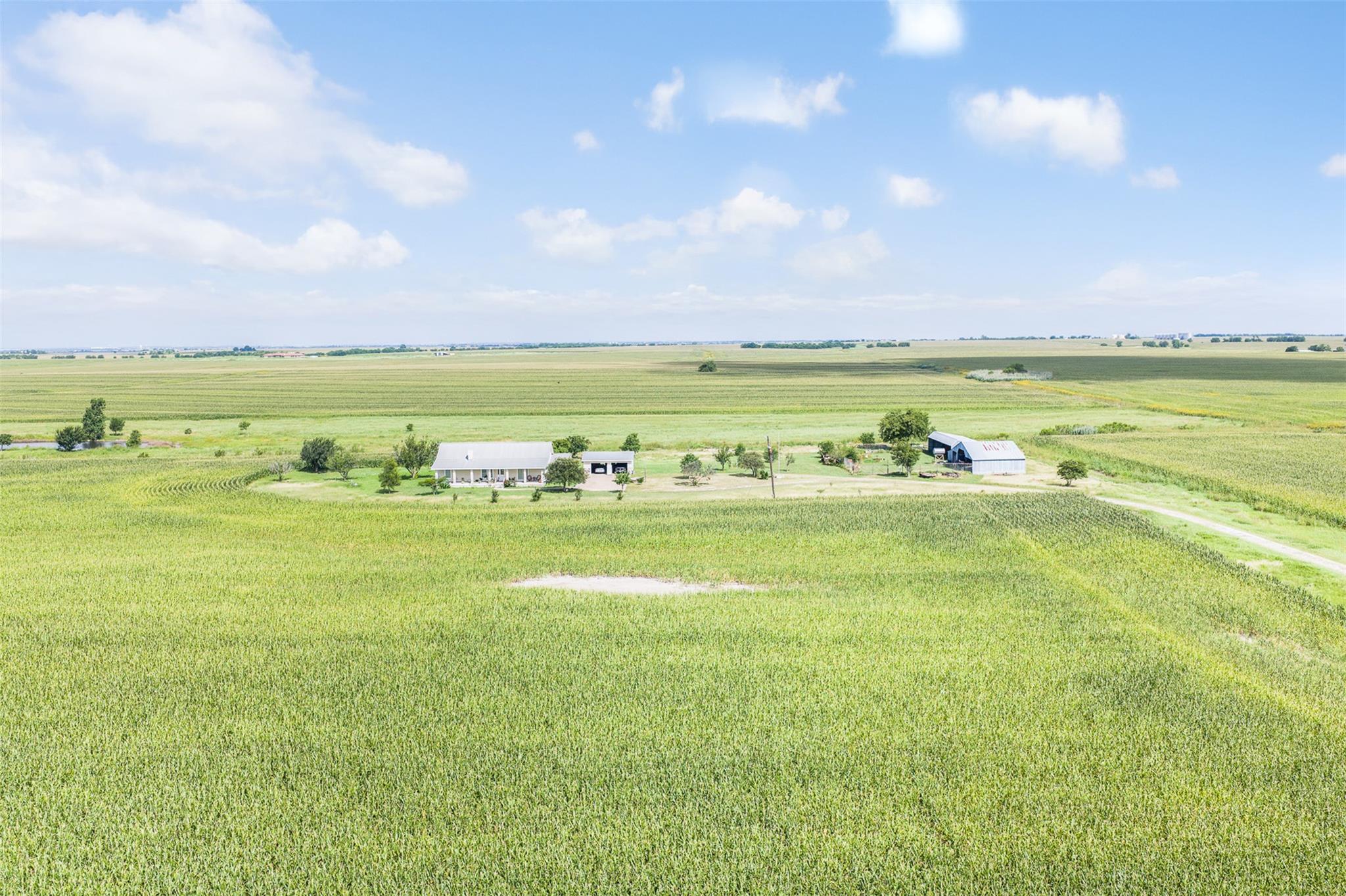 18108 Werchan LN, Coupland, TX 78615 photo 4