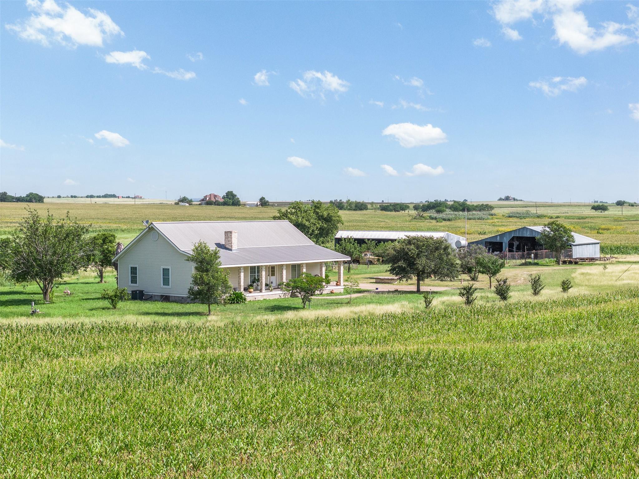 18108 Werchan LN, Coupland, TX 78615 photo 2