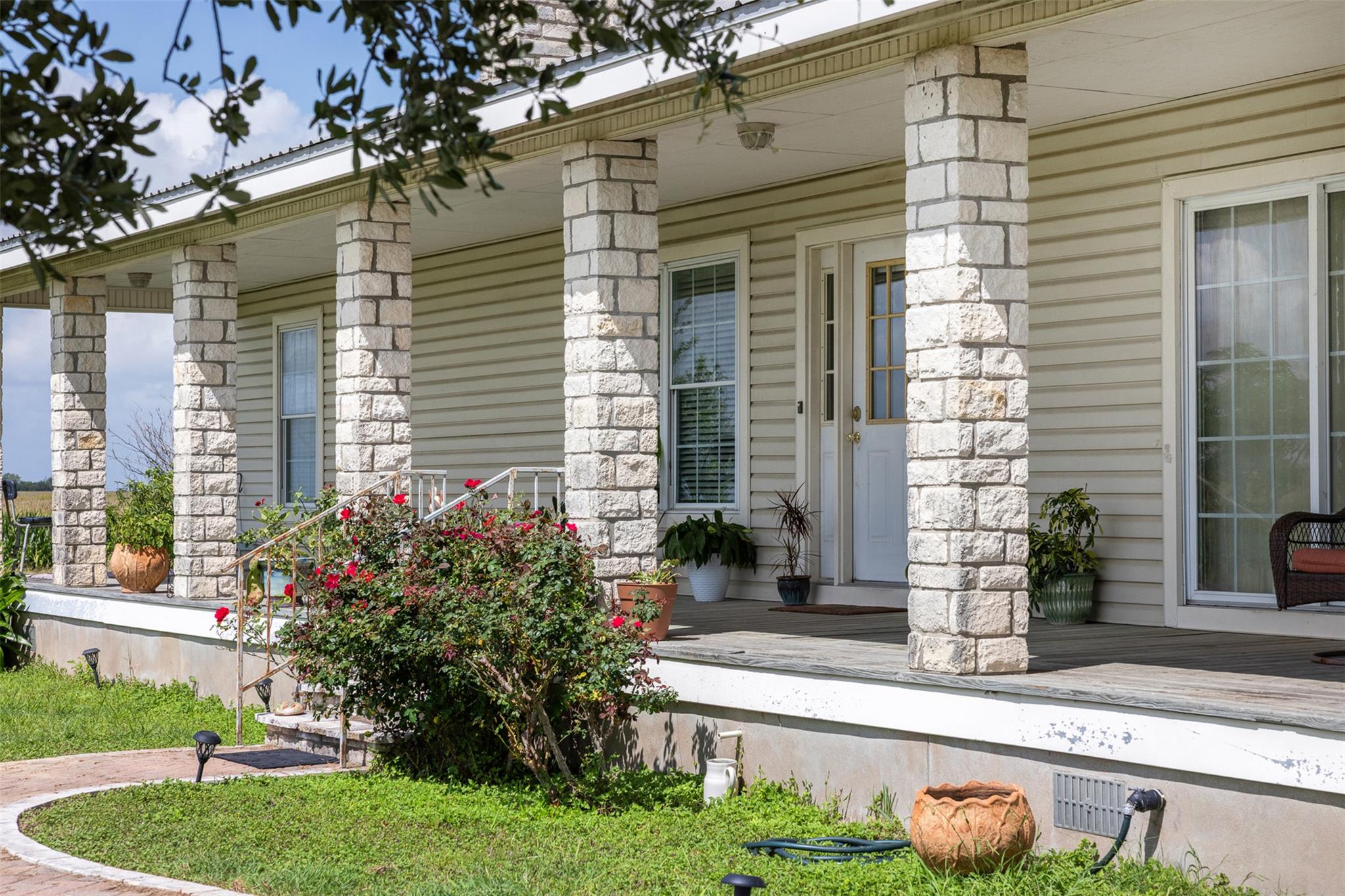 18108 Werchan LN, Coupland, TX 78615 photo 4