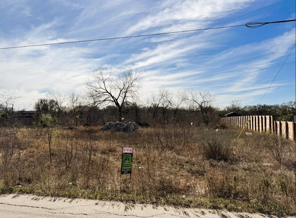 133 Blushing DR, Cedar Creek, TX 78612 photo 2