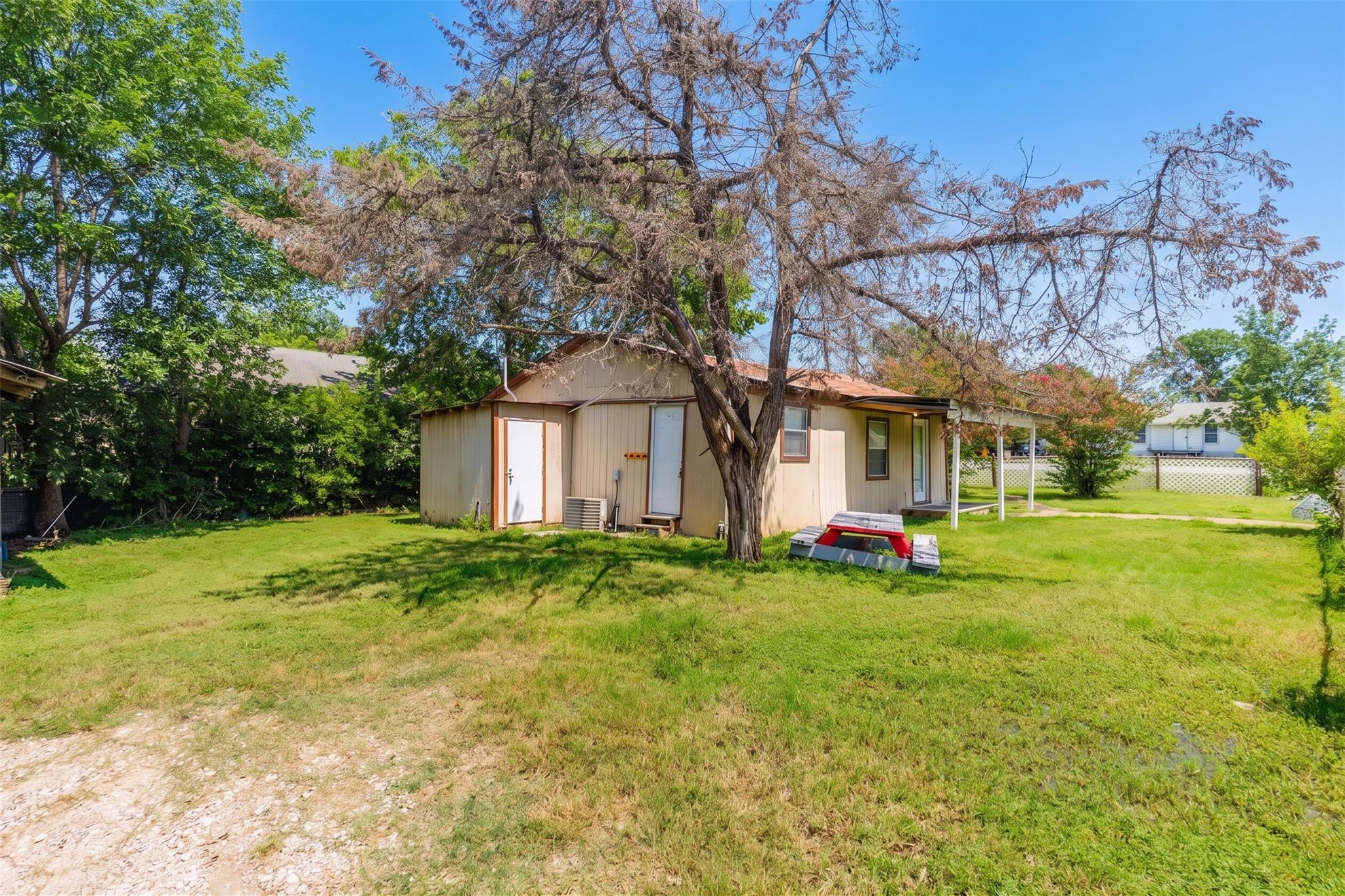 310 Parsons ST, Manor, TX 78653 photo 3