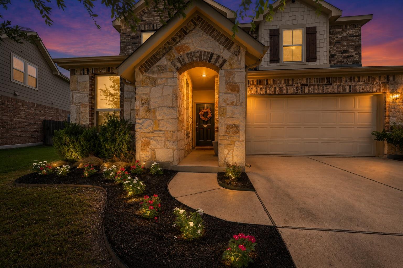 214 Cyril DR, Hutto, TX 78634 photo 2