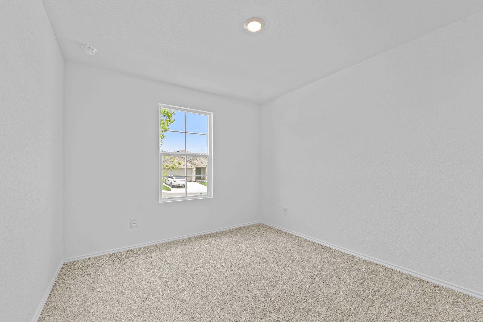 335 Boatman CV, Seguin, TX 78155 photo 4